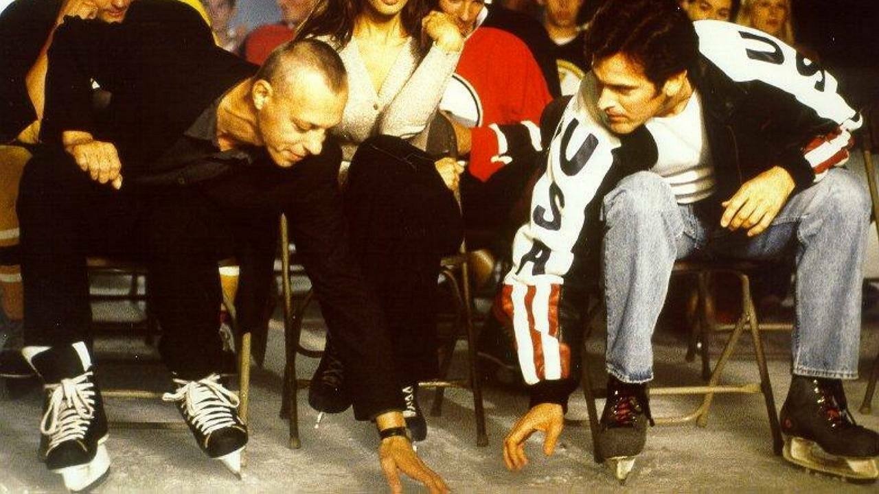 La Patinoire Background