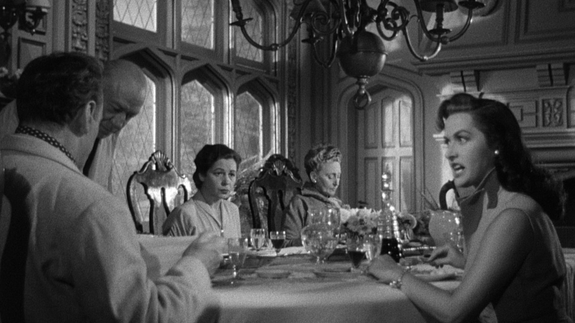 La bestia debe morir Background