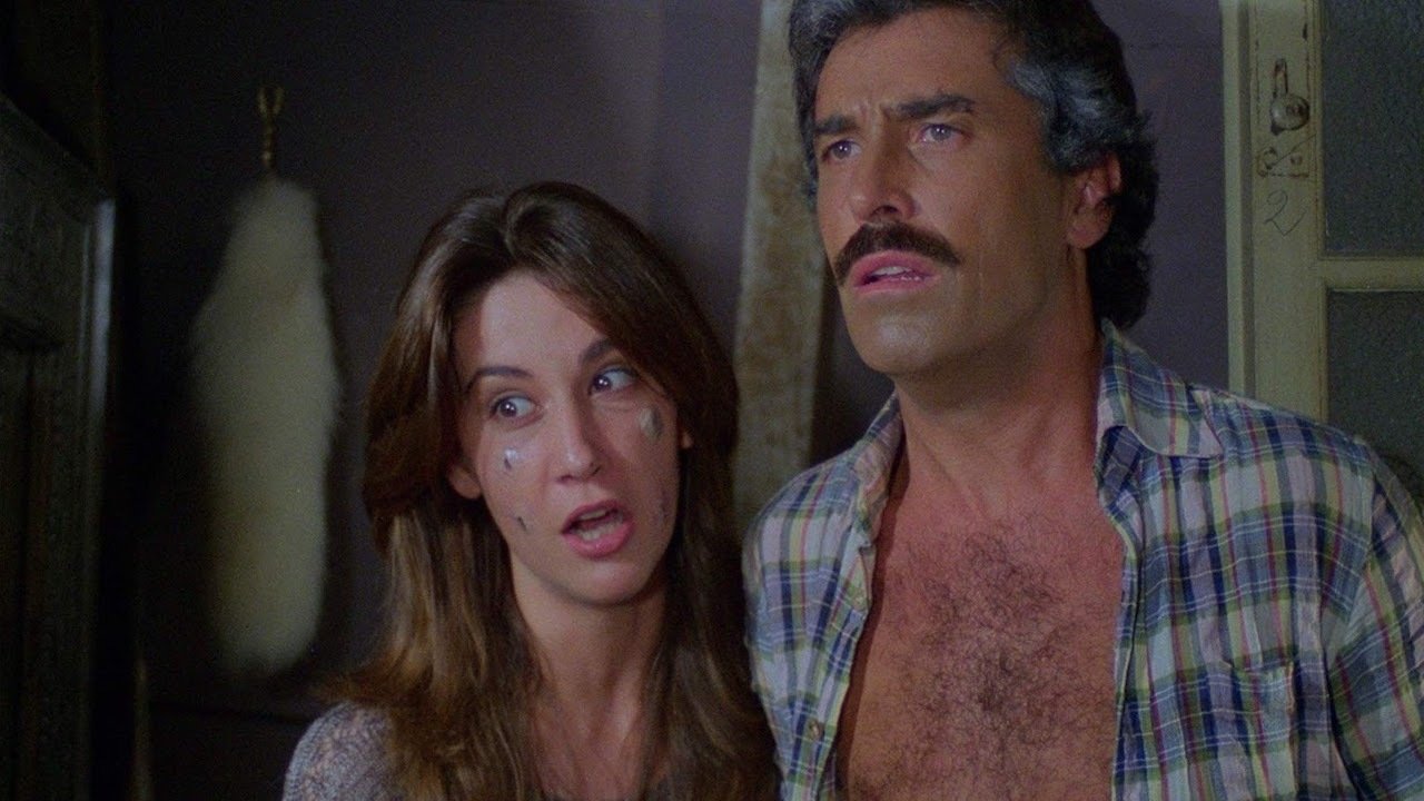 Secta siniestra Background