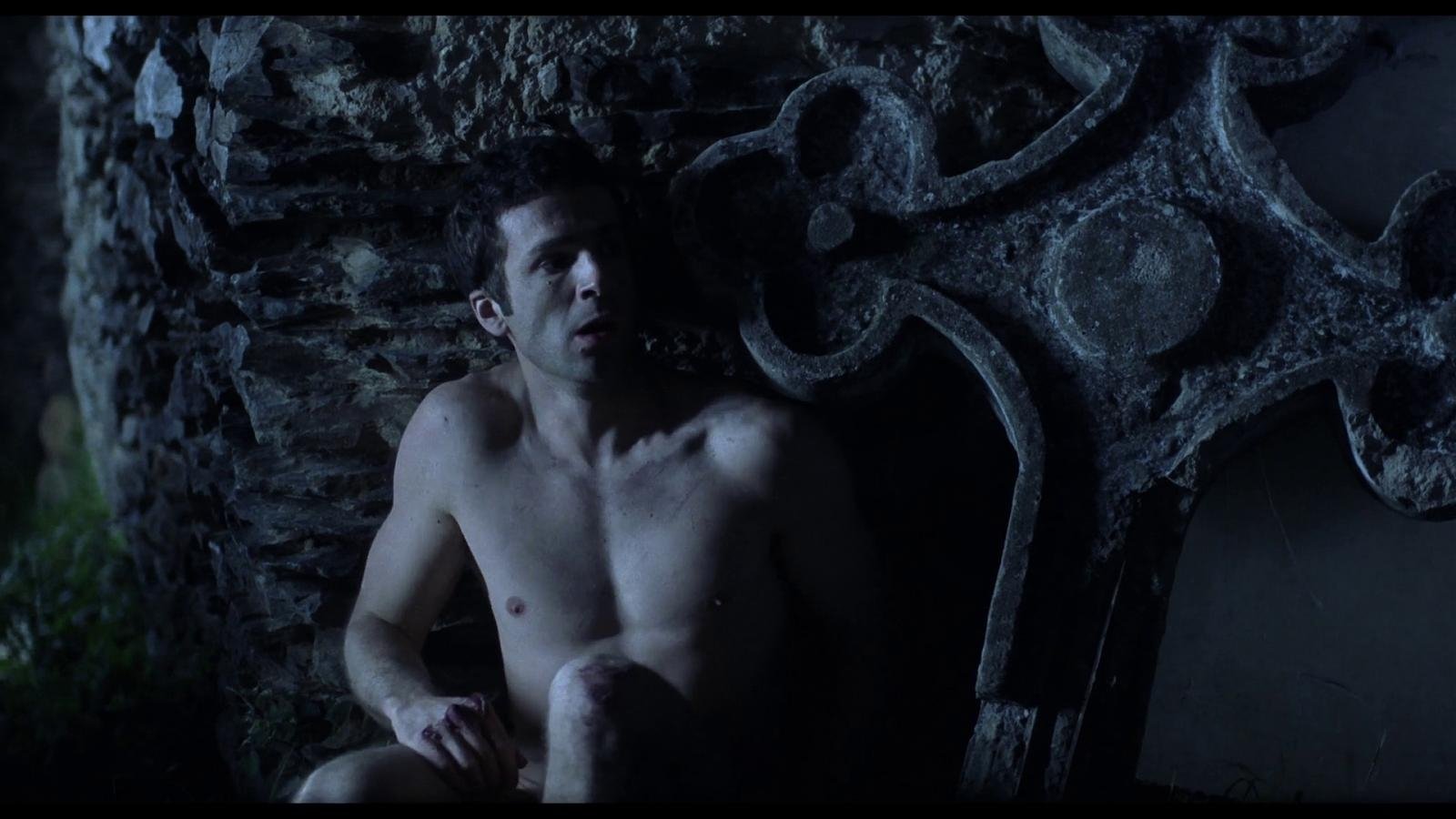 99.9: la frecuencia del terror Background