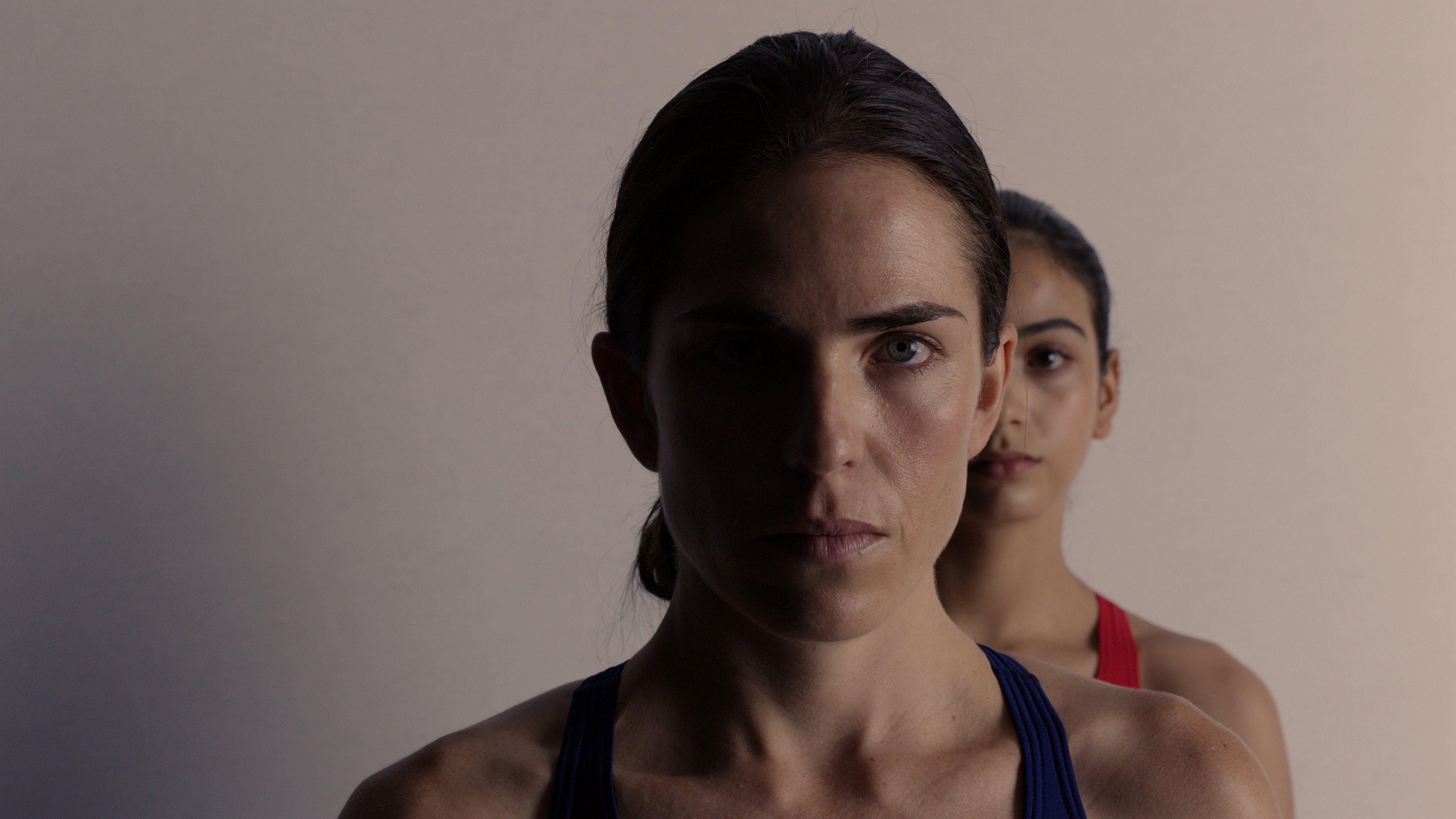 La caída Background