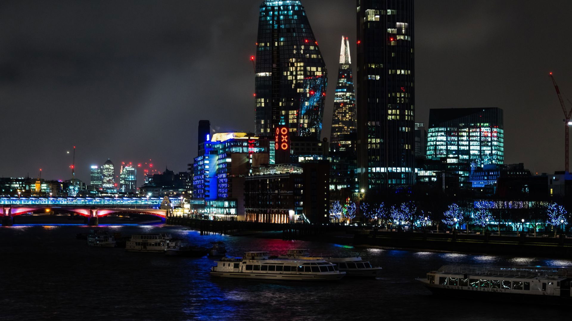 Thames At Night With Tony Robinson Background