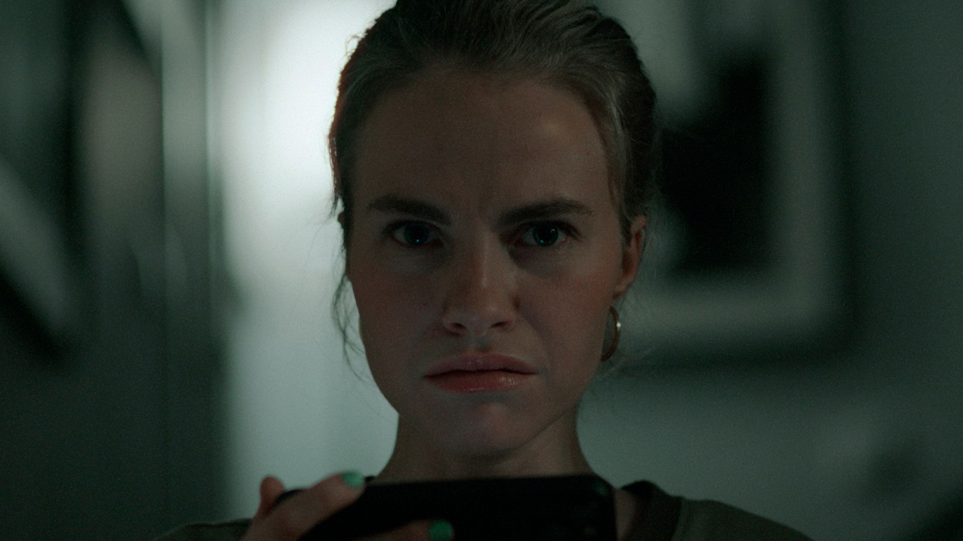 La visitante Background