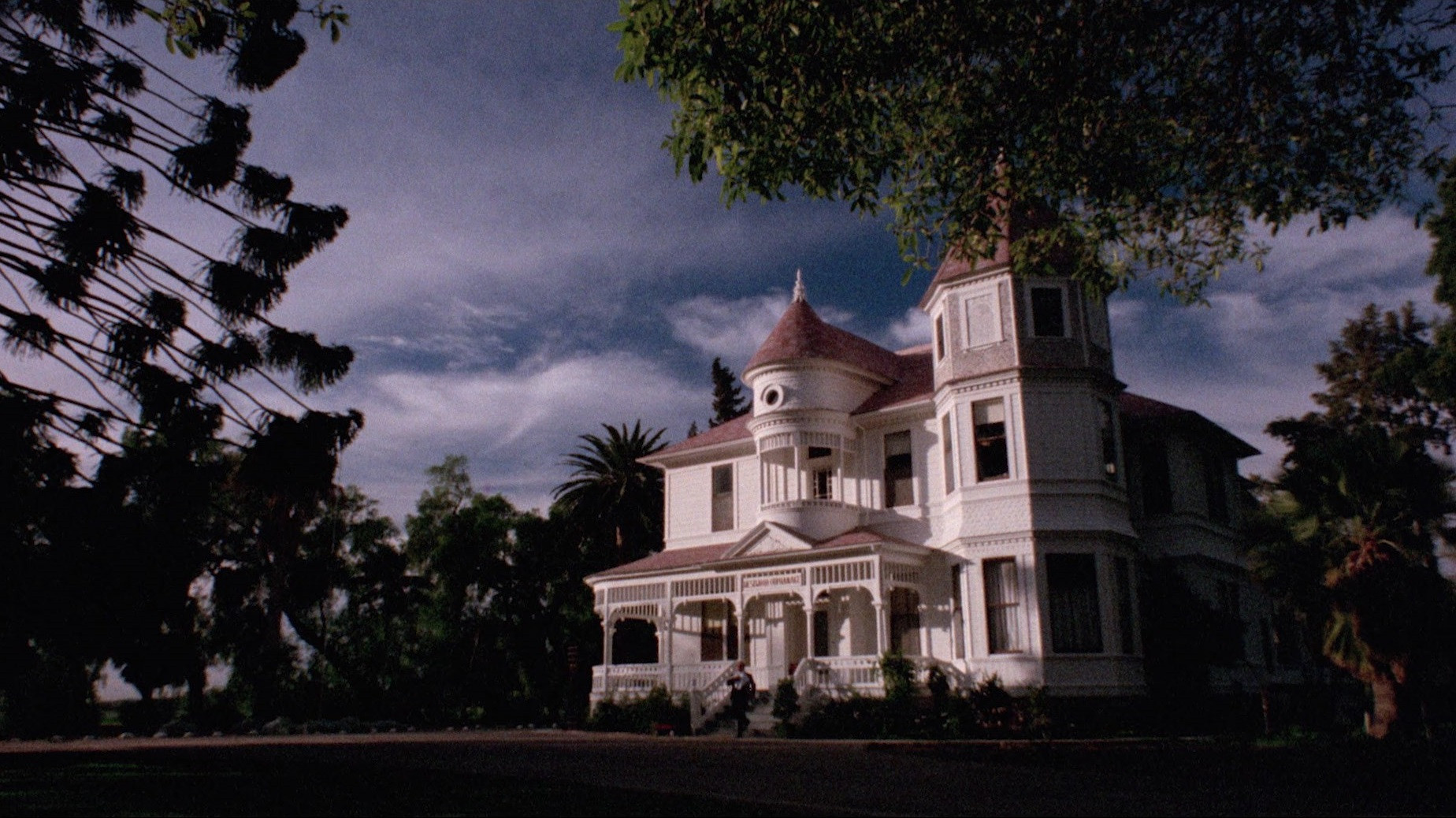 The Return of Count Yorga Background