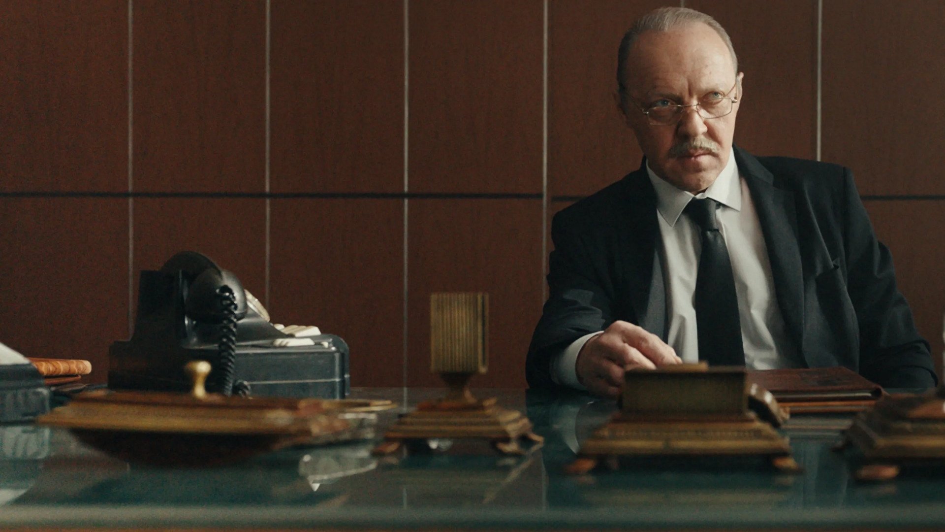 Большой дом Background