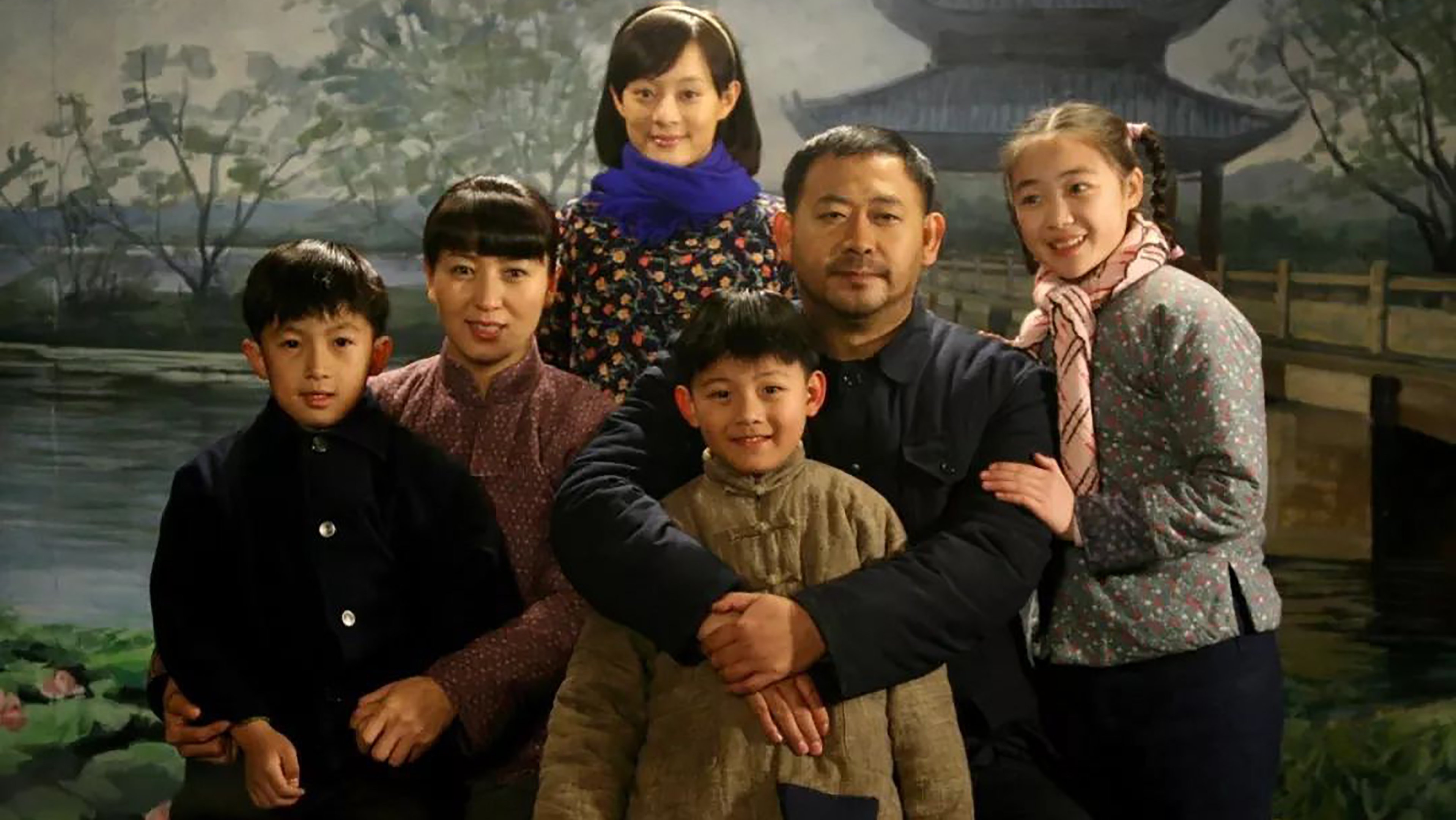 Auntie Duohe Background