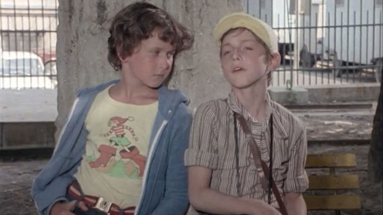 Csutak in Front of the Microphone Background