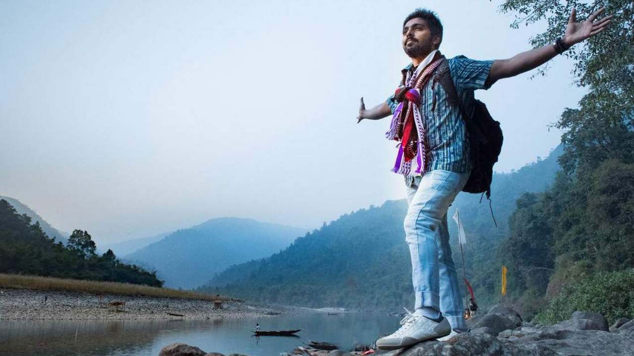 Sarvam Thaala Mayam Background