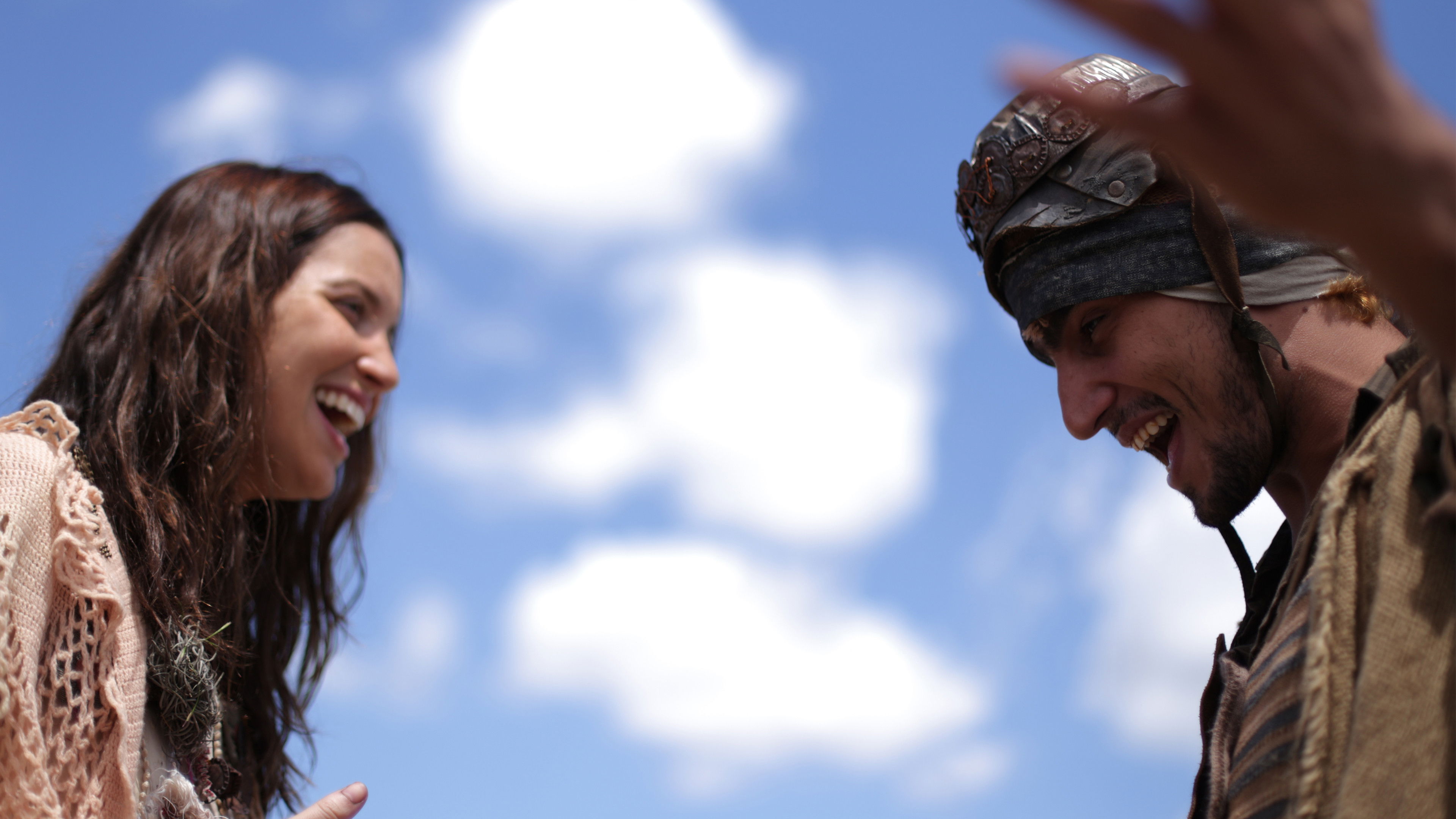 Por Trás do Céu Background