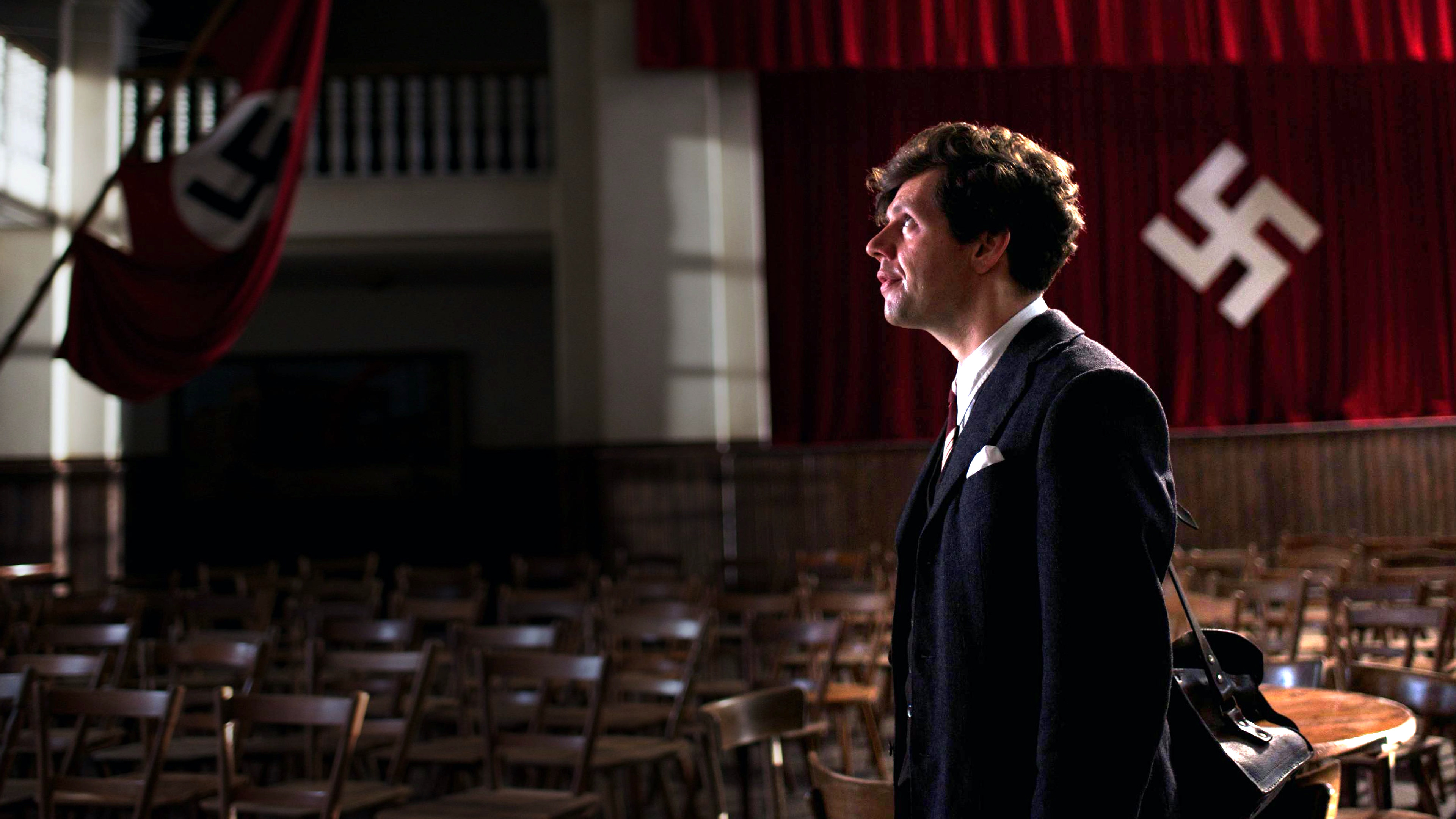 13 Minutes Background