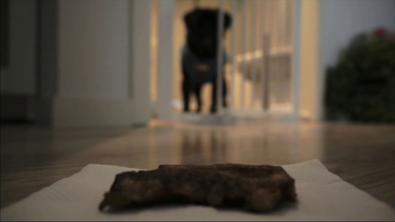 Carlinos, la serie Background