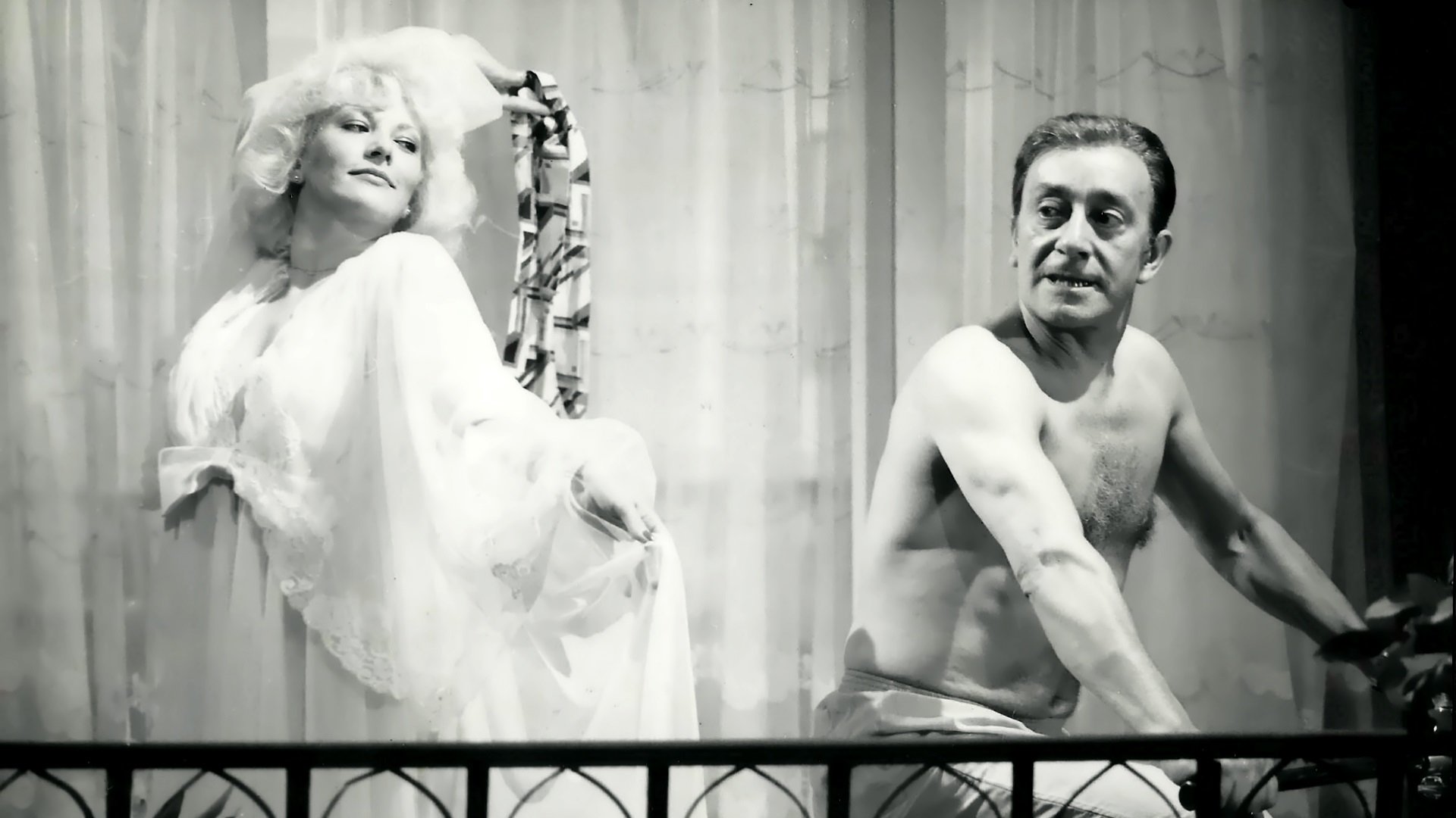 Los fierecillos se divierten Background