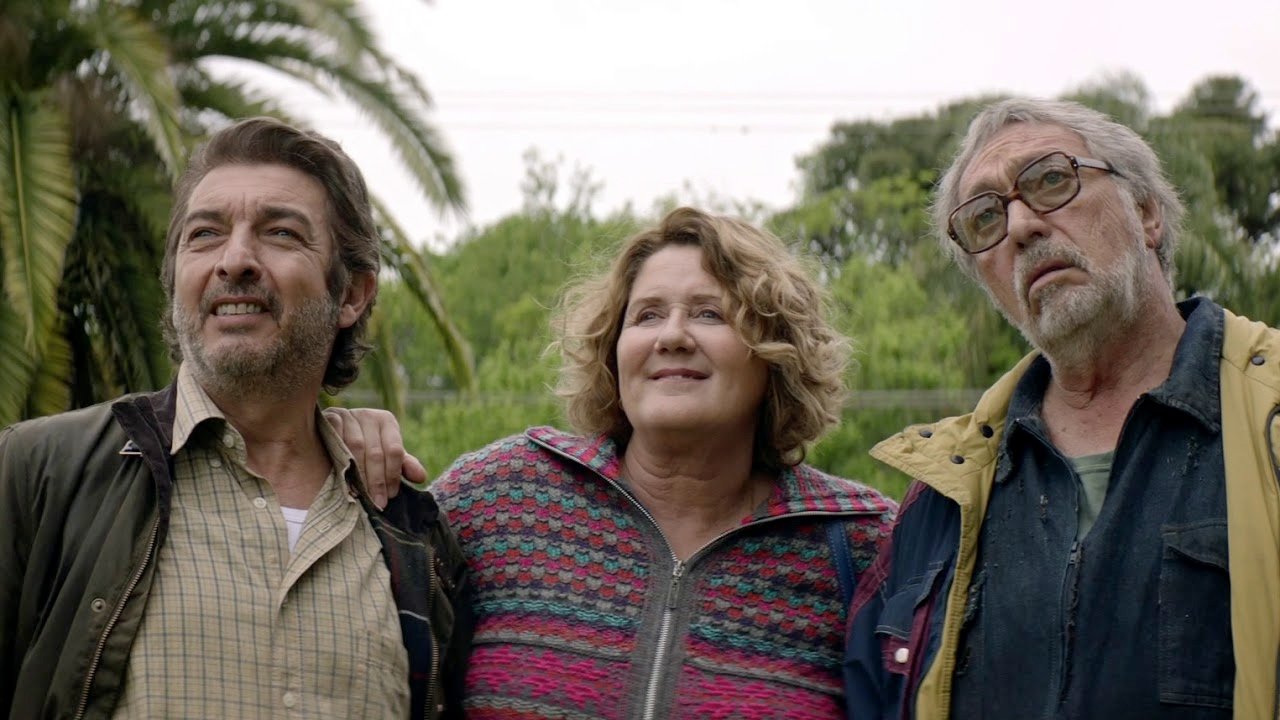 La odisea de los giles Background