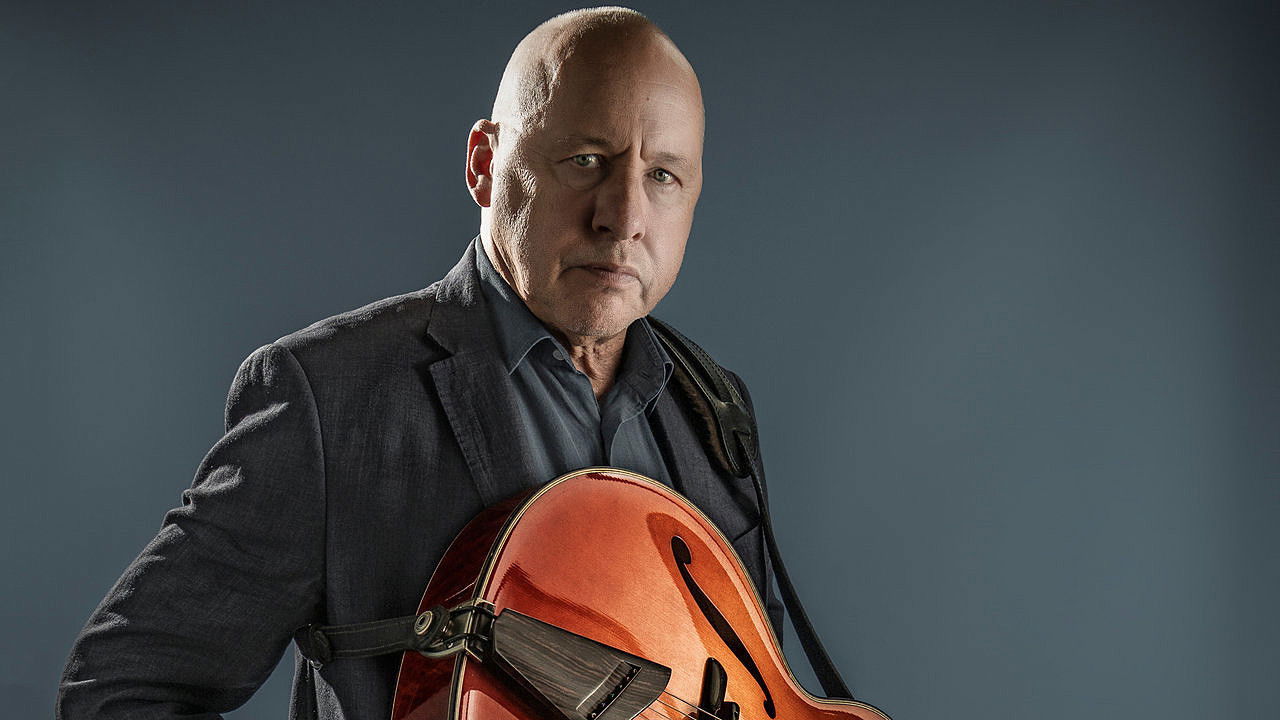 Mark Knopfler: Live at Madison Square Garden 2019 Background