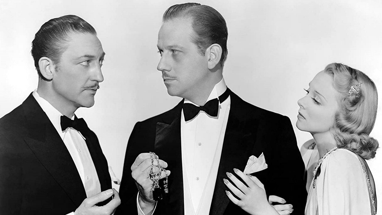 Arsène Lupin Returns Background