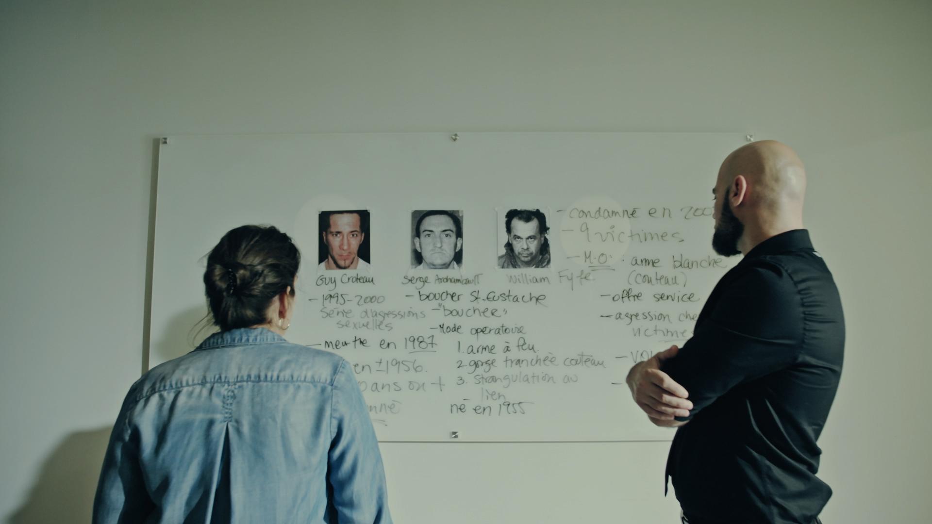 Sur les traces d'un tueur en série Background