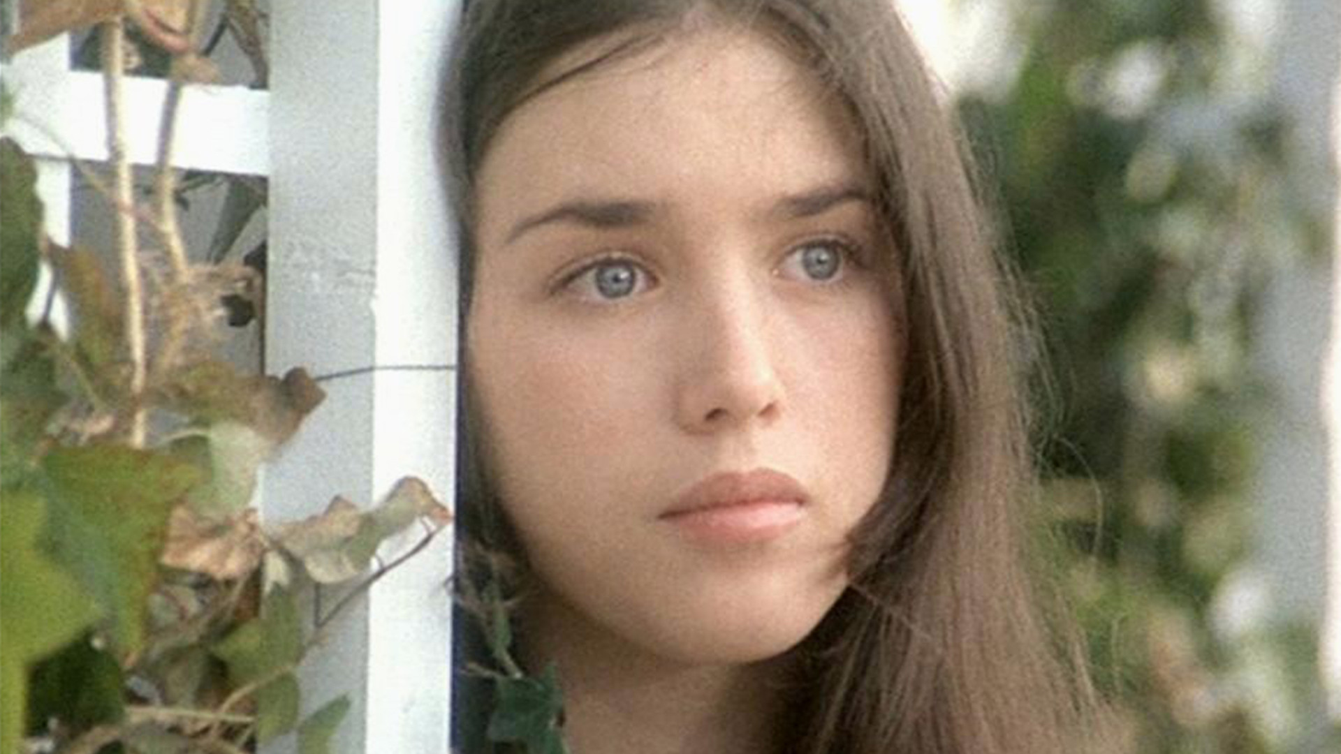 Faustine and the Beautiful Summer Background