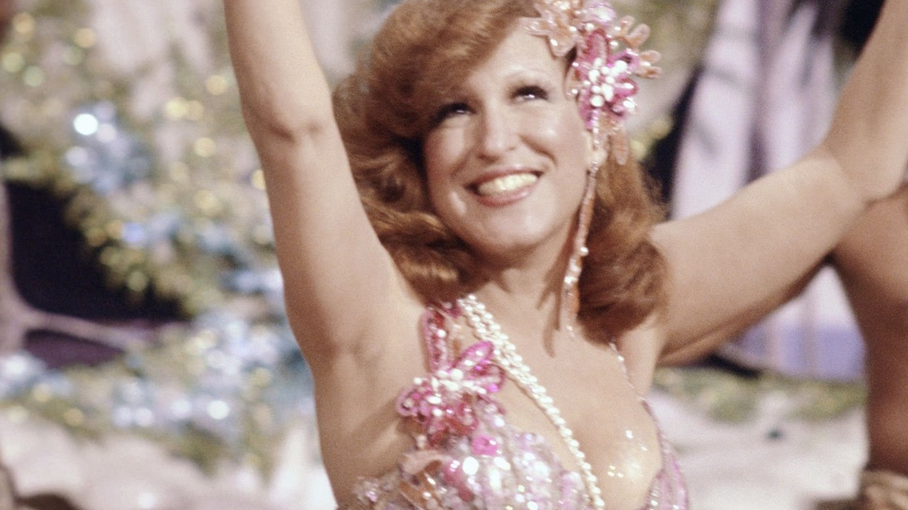 Bette Midler: Ol' Red Hair Is Back Background