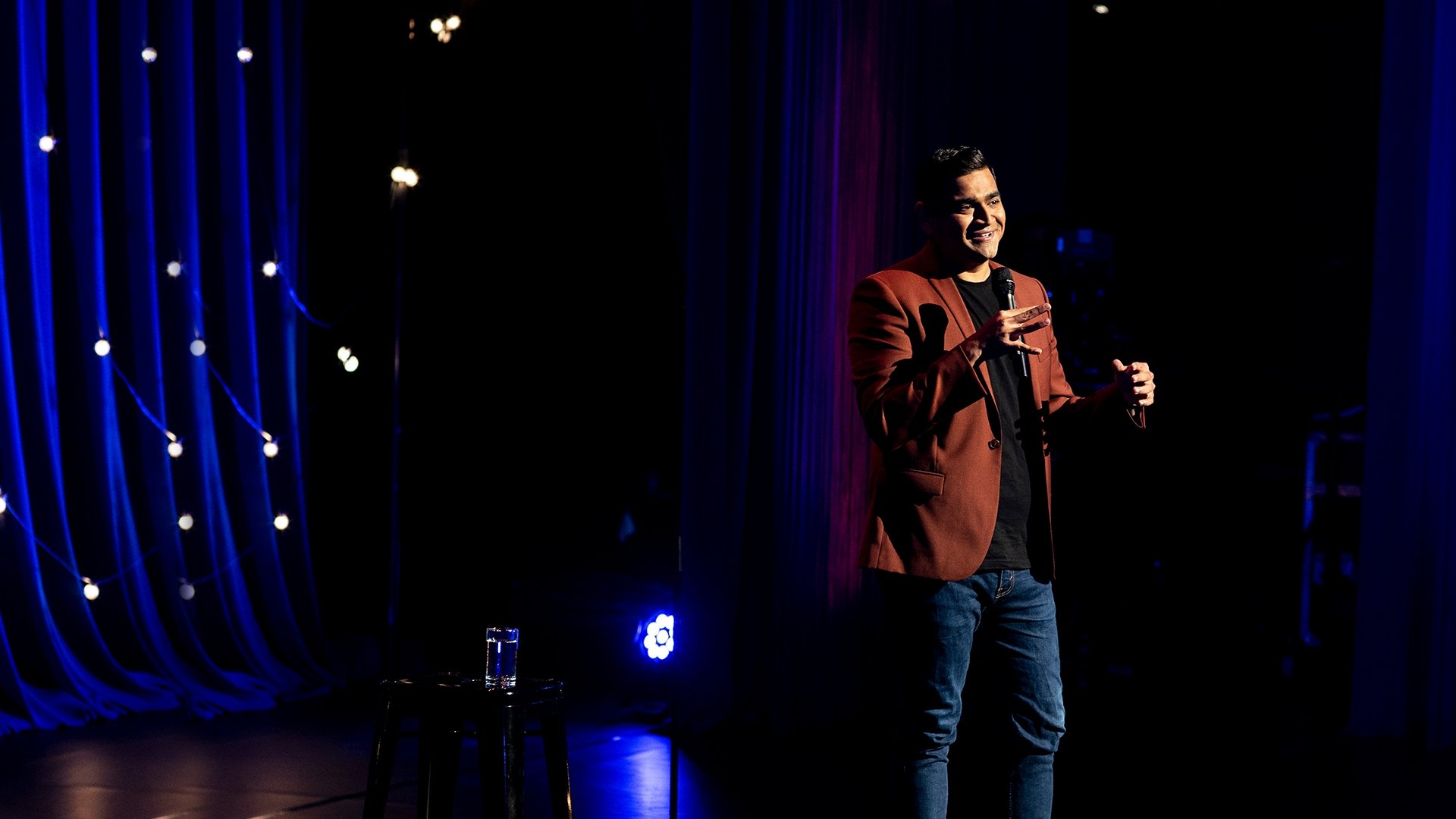 Dilruk Jayasinha: Bundle of Joy Background