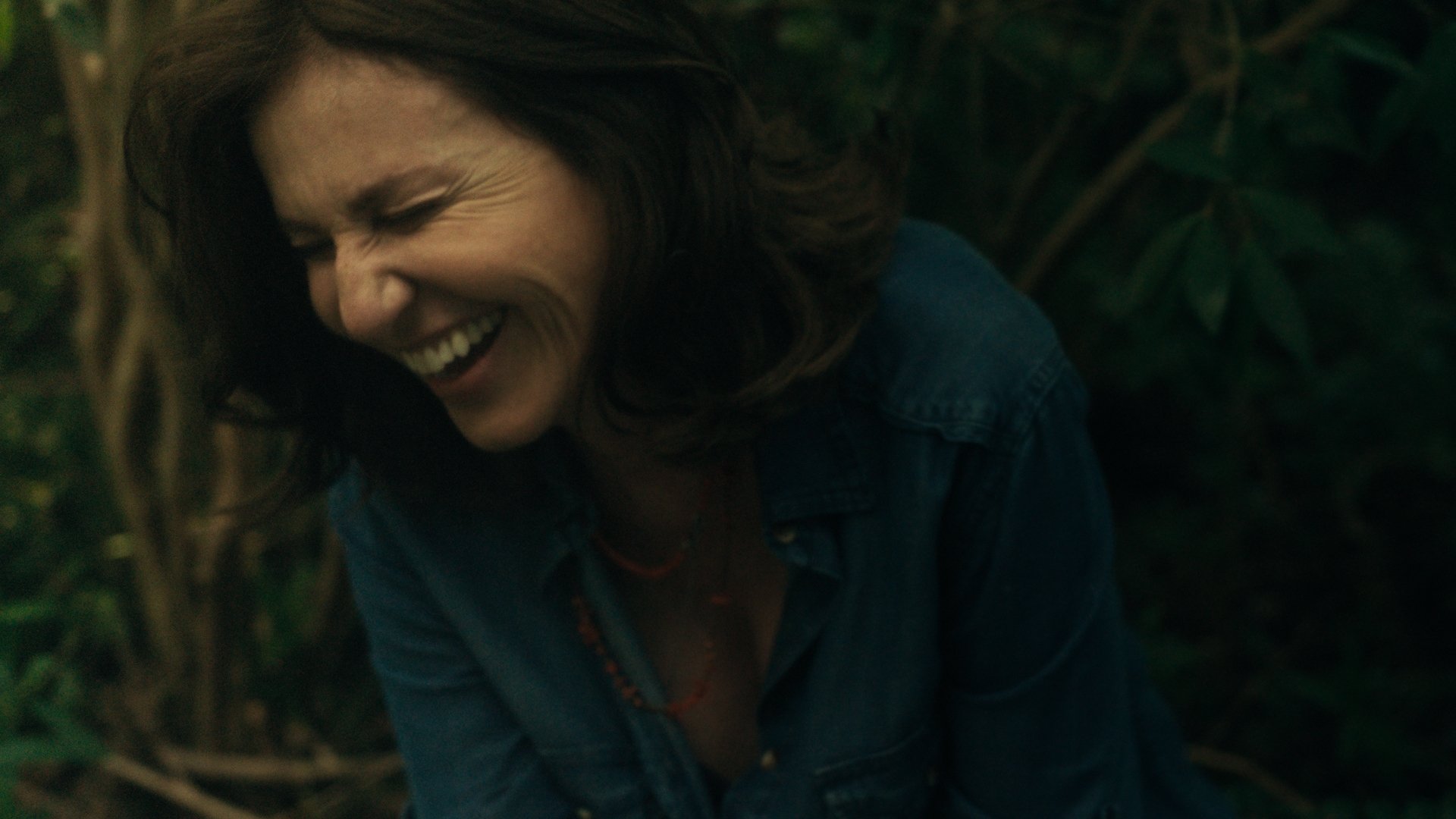 Familia sumergida Background