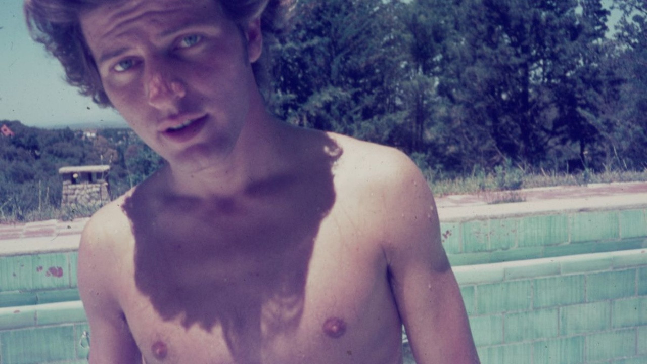 El silencio es un cuerpo que cae Background