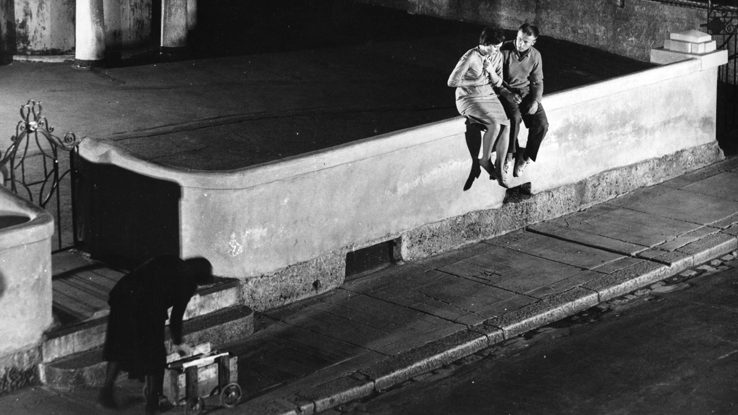 Hetkiä yössä Background