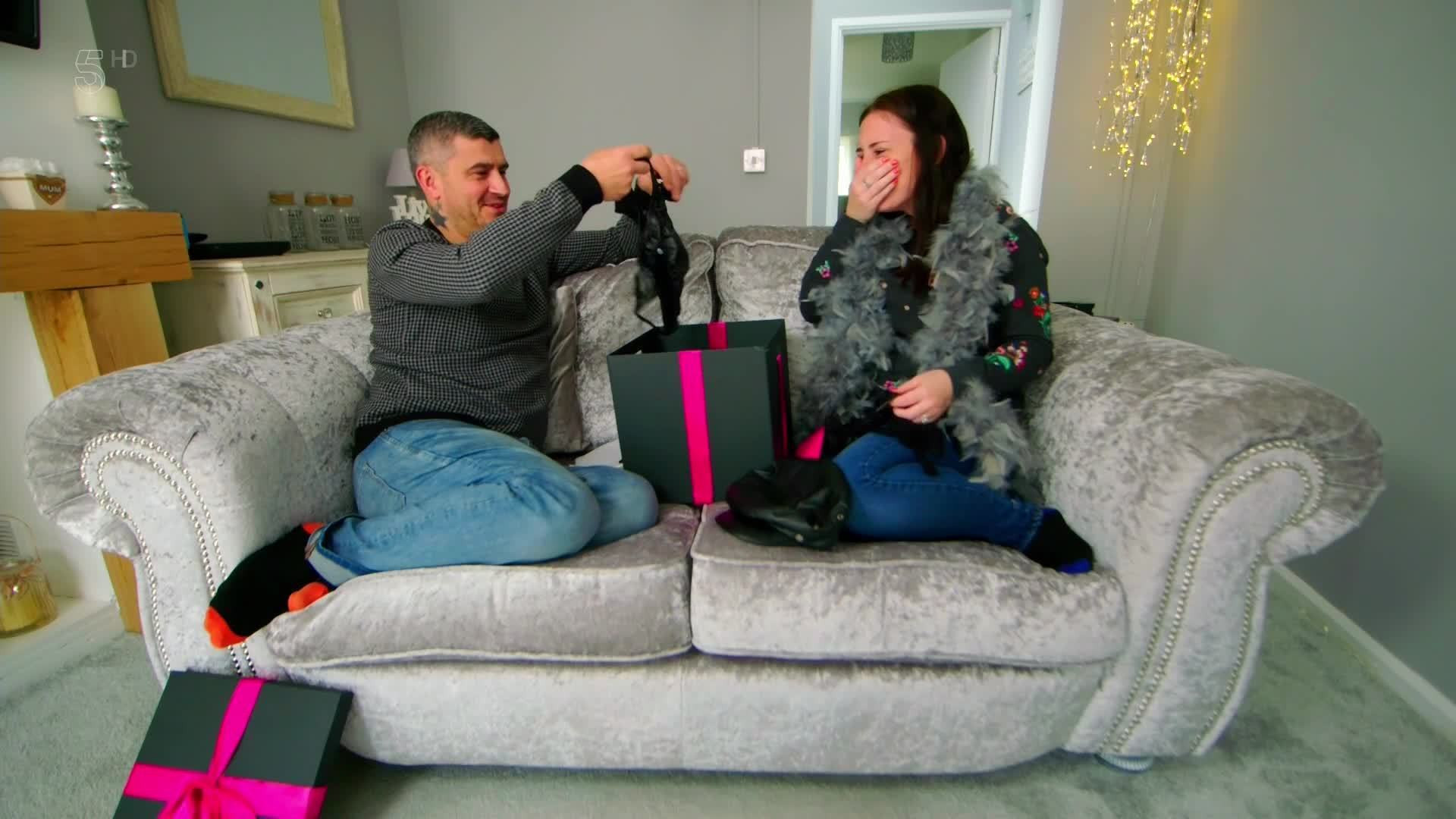 Good Girls' Guide to Kinky Sex Background