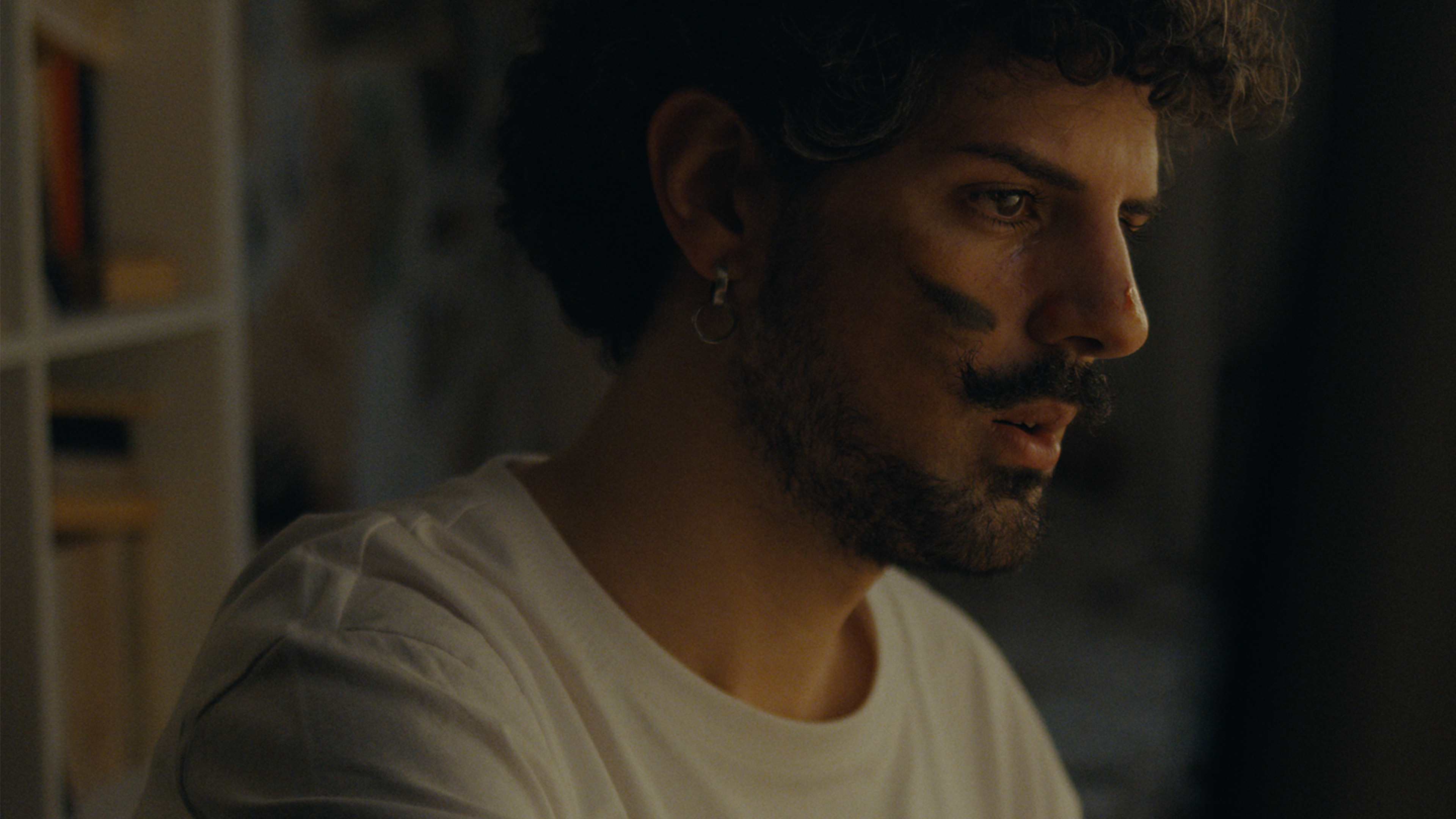 Tre euro e quaranta Background