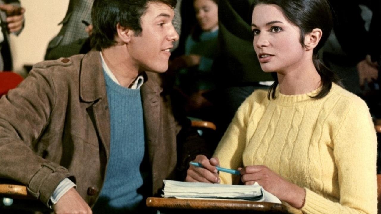 Les Arnaud Background