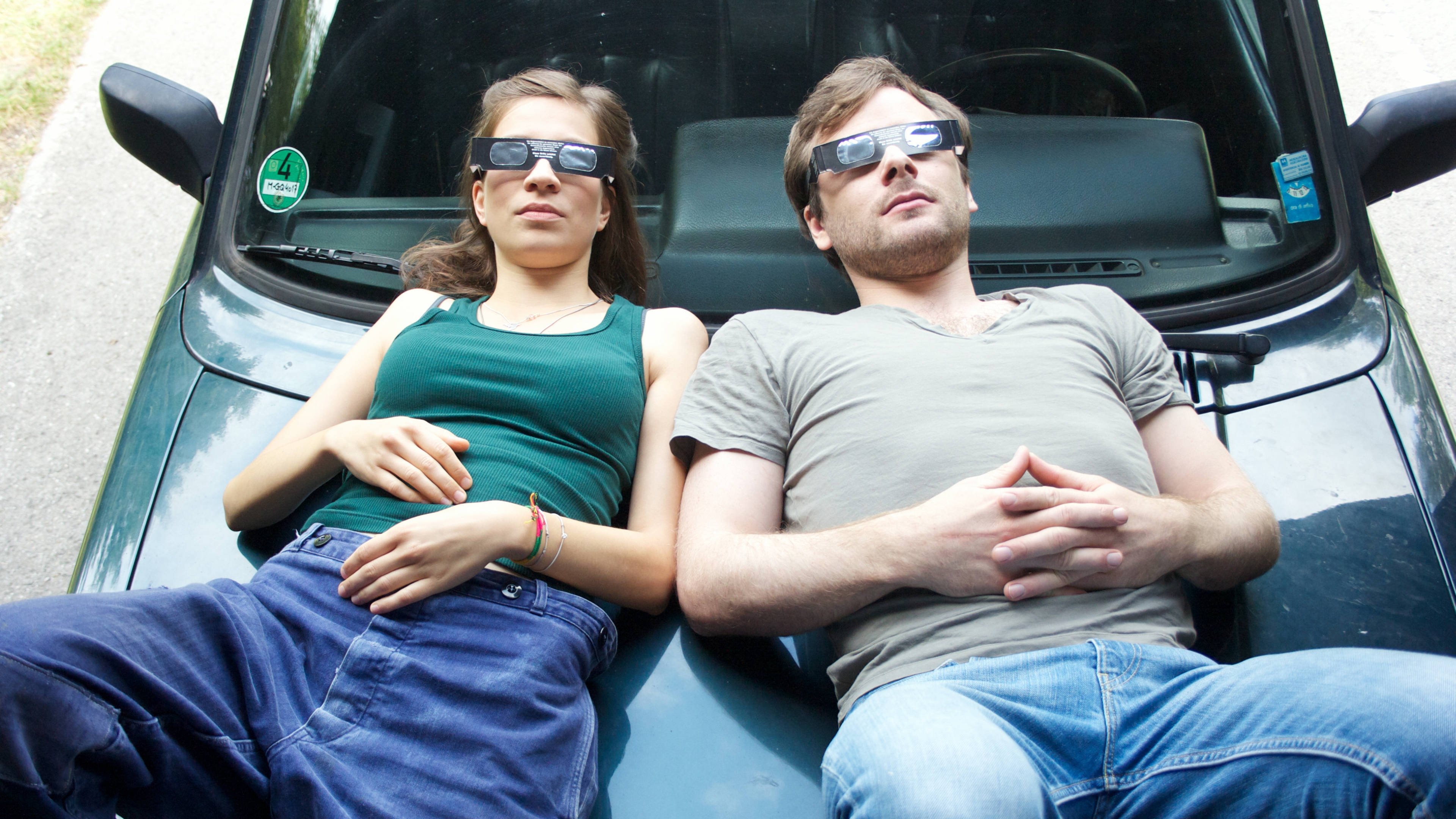 Drei Stunden Background