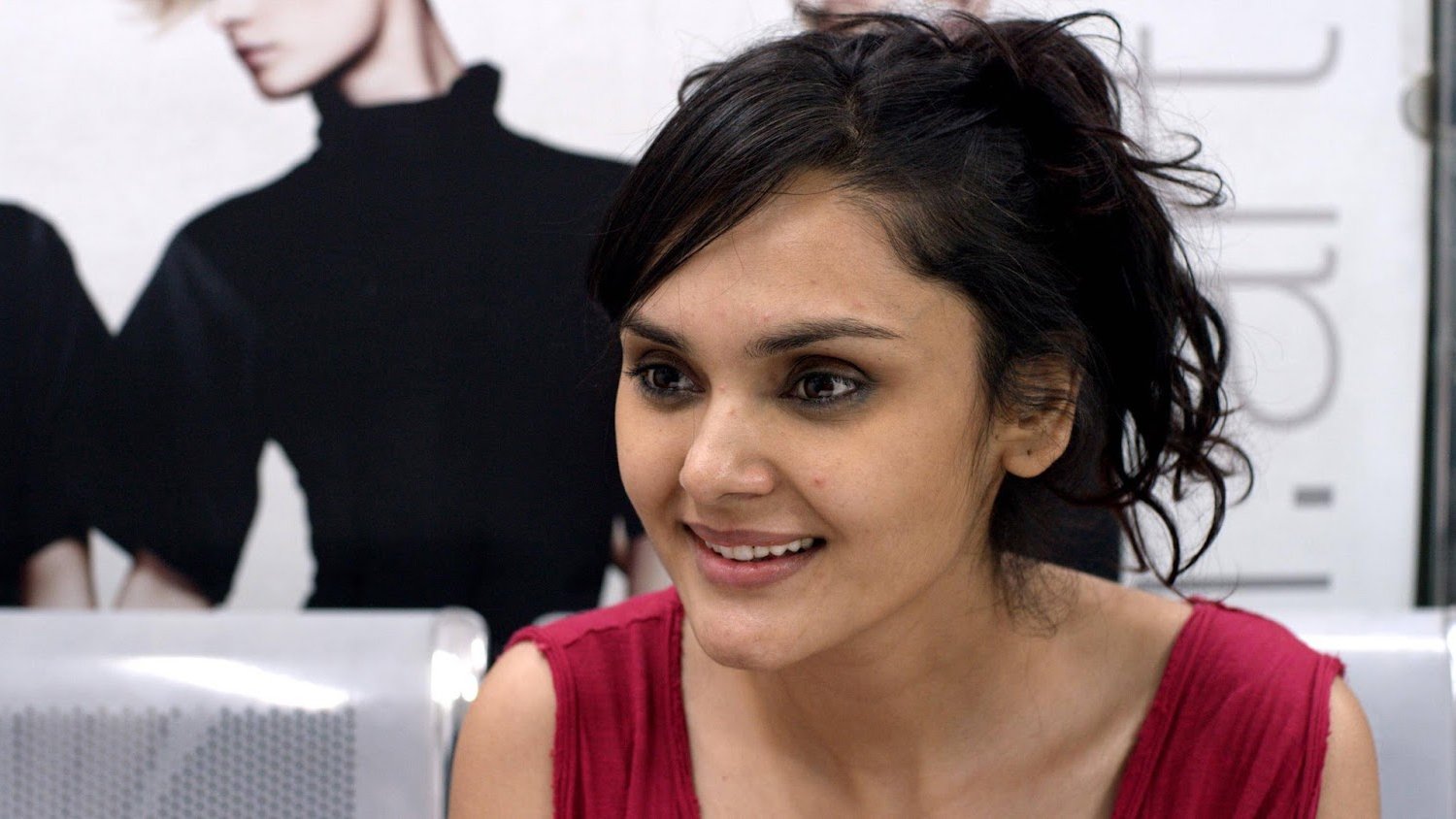 Thoda Lutf Thoda Ishq Background