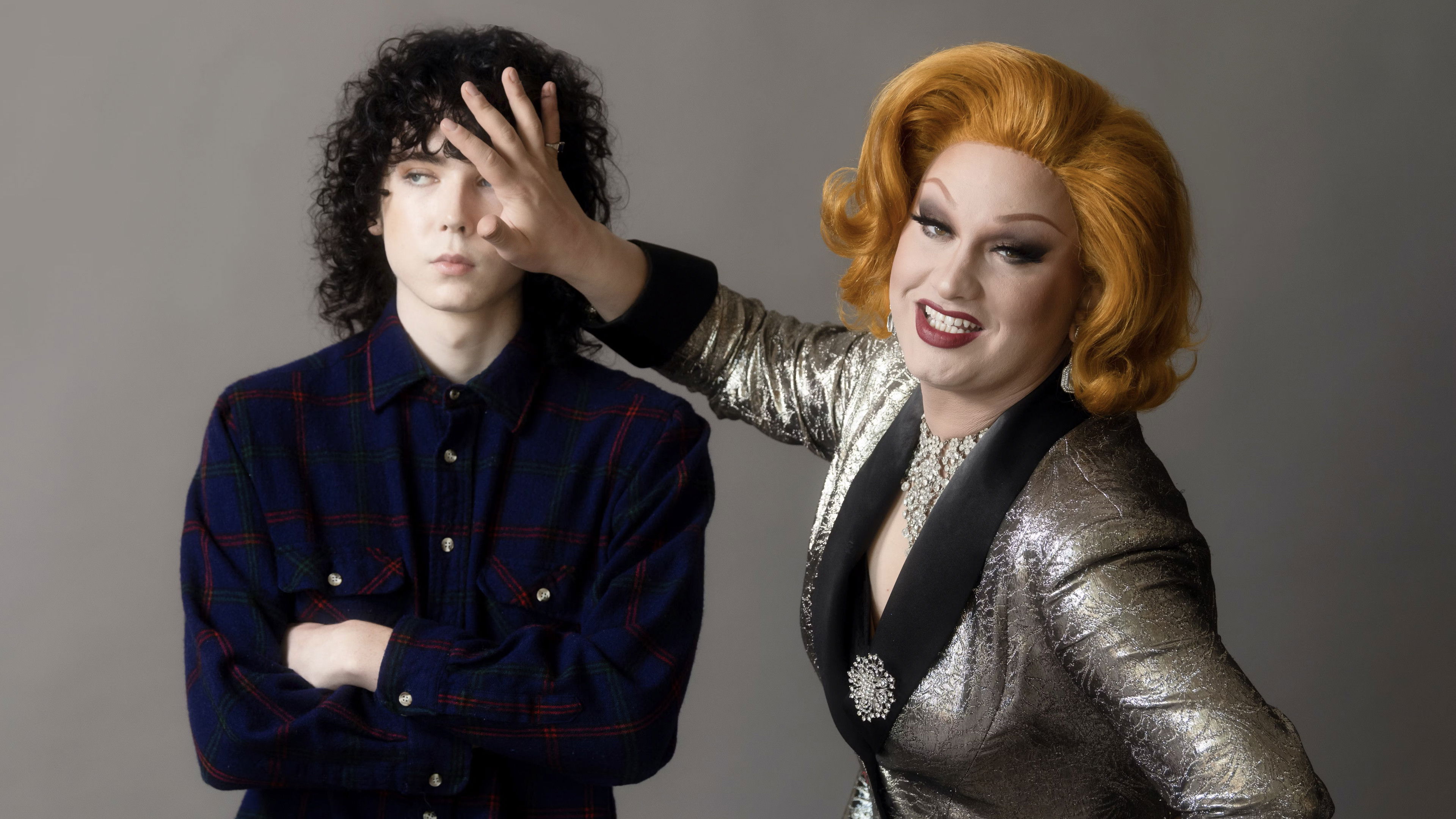 Sketchy Queens Background