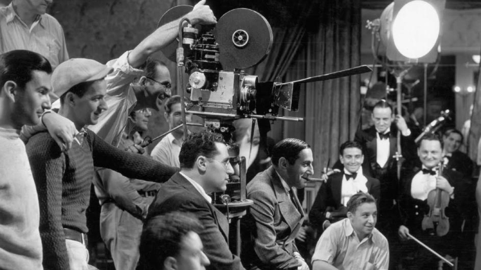 Cinema's Exiles: From Hitler to Hollywood Background