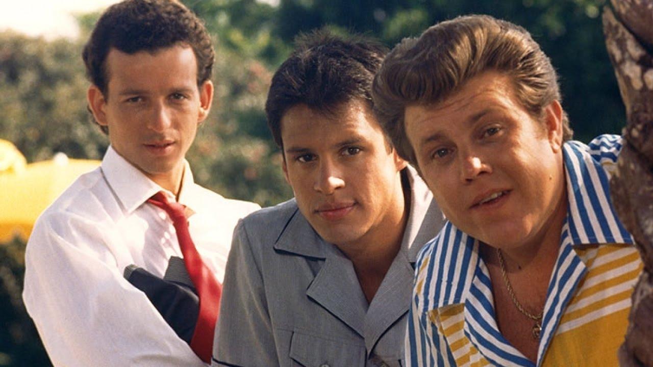 Lemon Popsicle Background