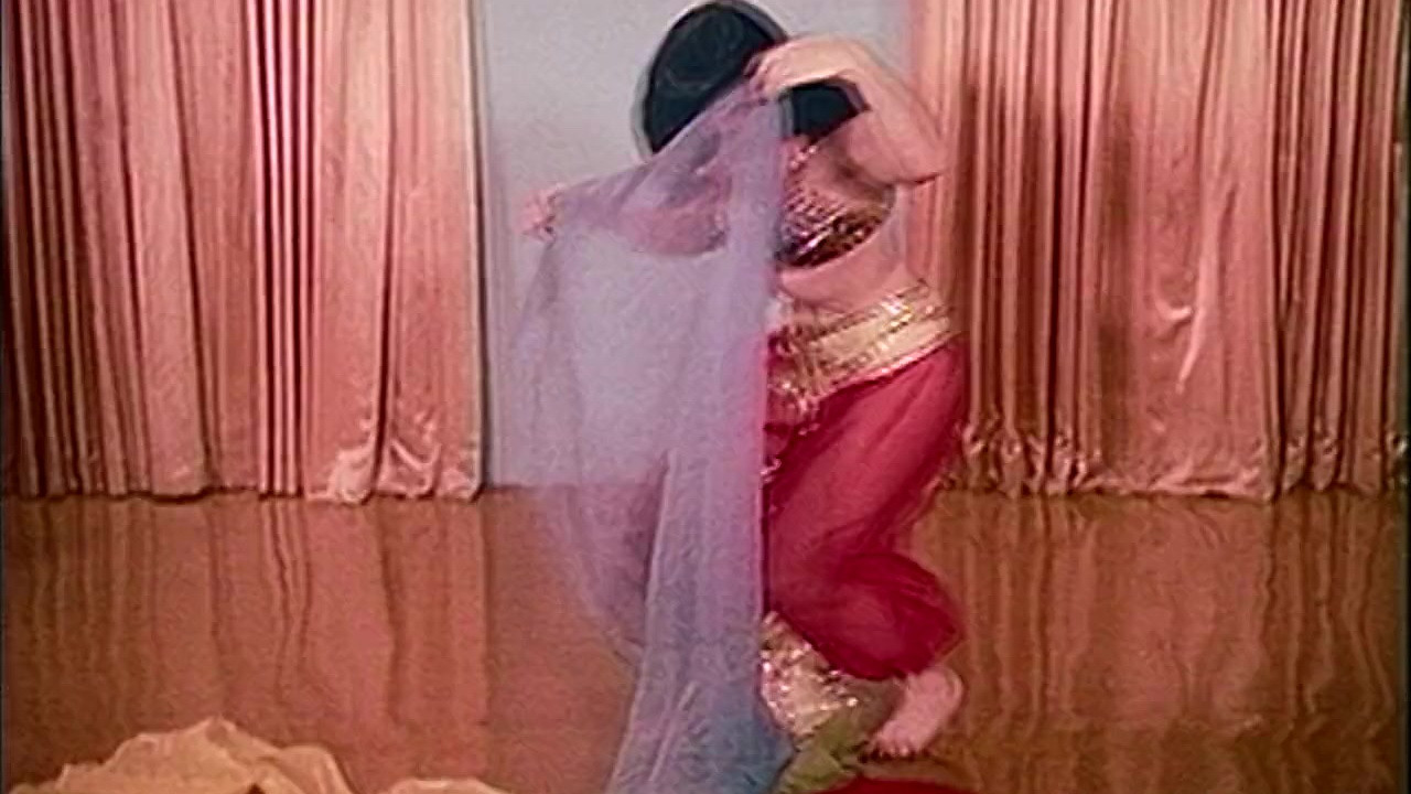 Bettie Page: Pin Up Queen Background