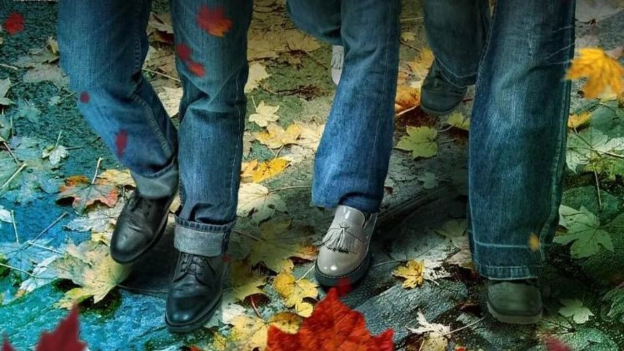 The Earth of 3 Colors Background