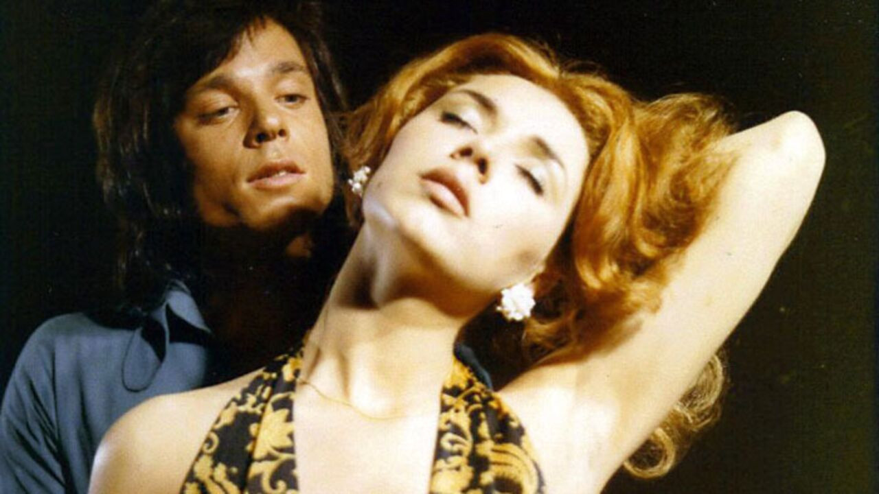 Ravishing Dany Background