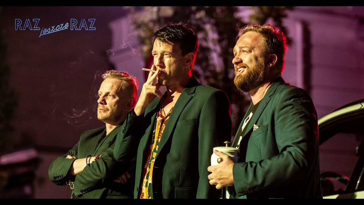 Raz, jeszcze raz Background