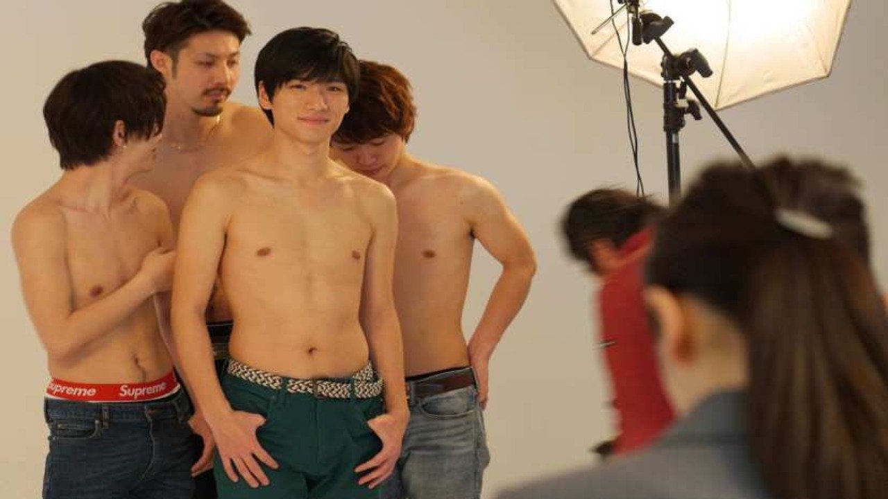 Love Circumstances for Adults Background