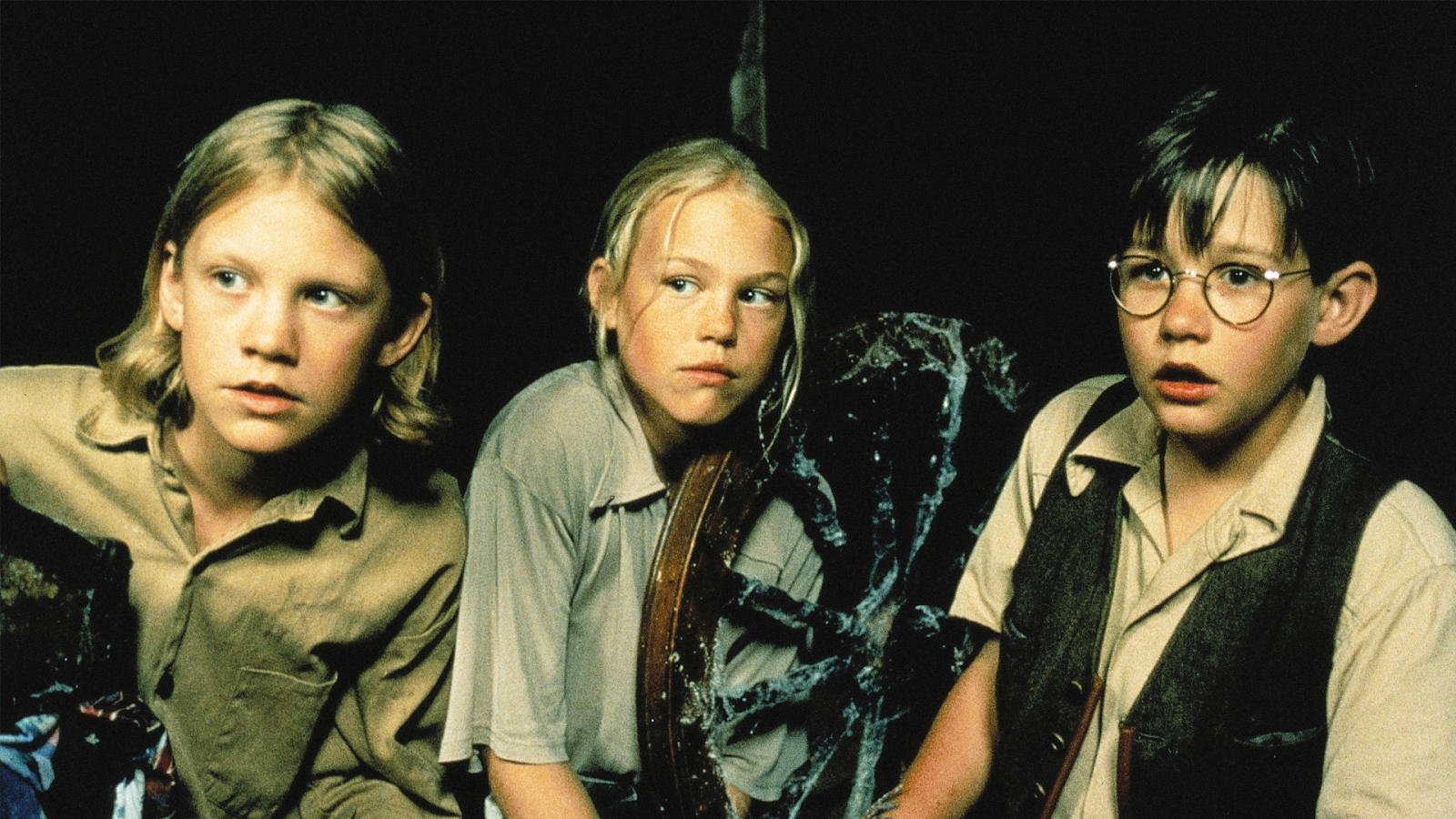 Kalle Blomkvist Lives Dangerously Background