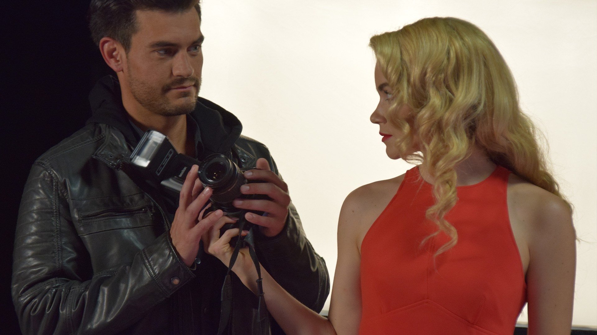 If Looks Could Kill Background