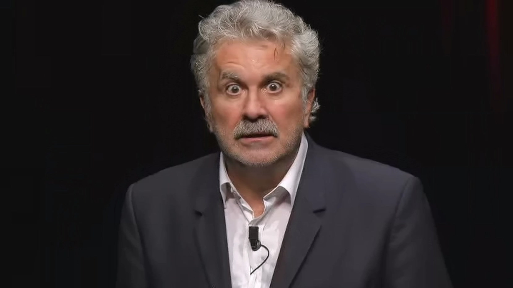 Roland Magdane - Attention c'est show Background