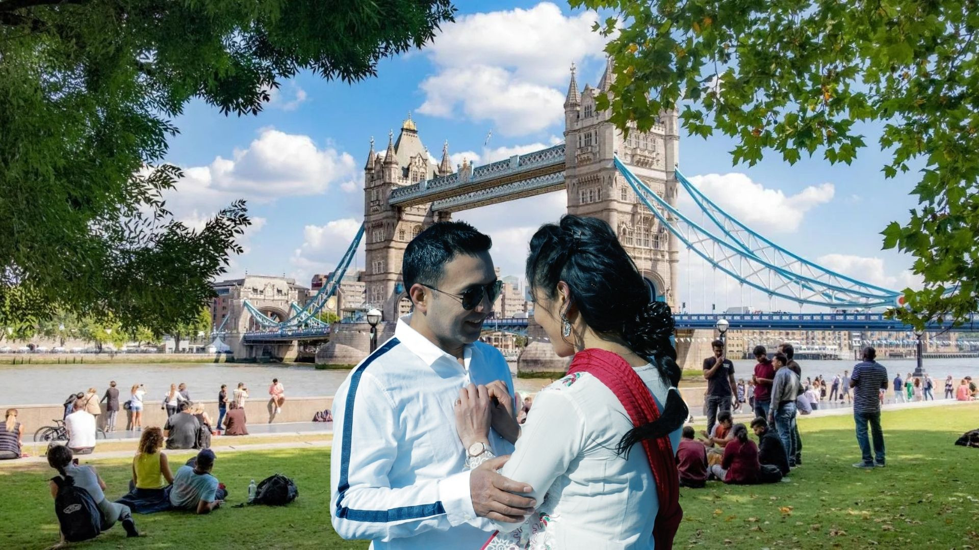 Tujhe Dekhne Se Pehle Background