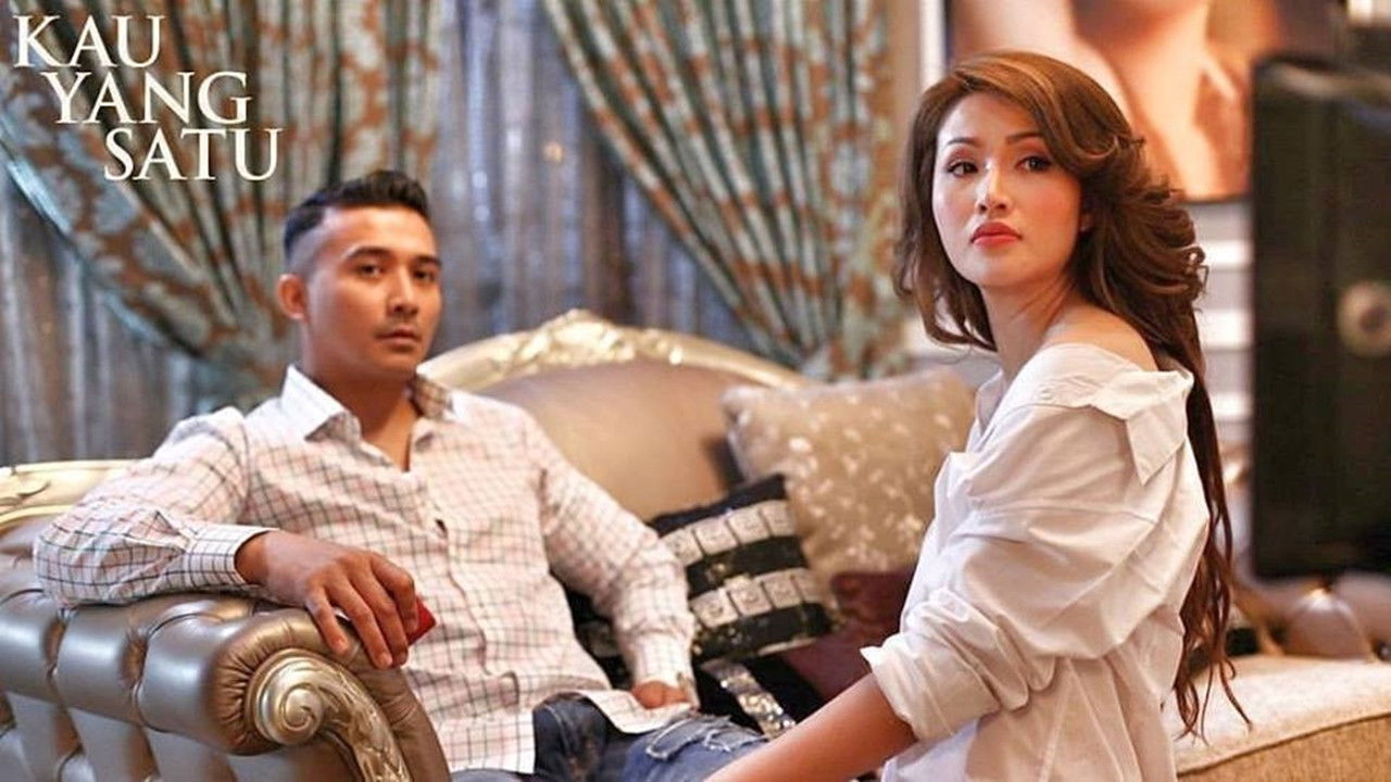 Kau Yang Satu Background