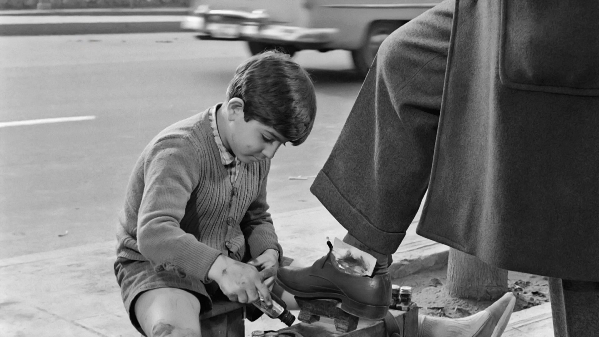 Loustrakos Background