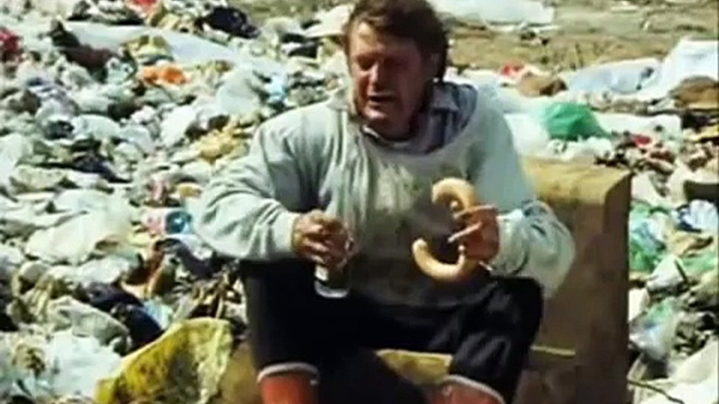 Onks' Viljoo näkyny? Background