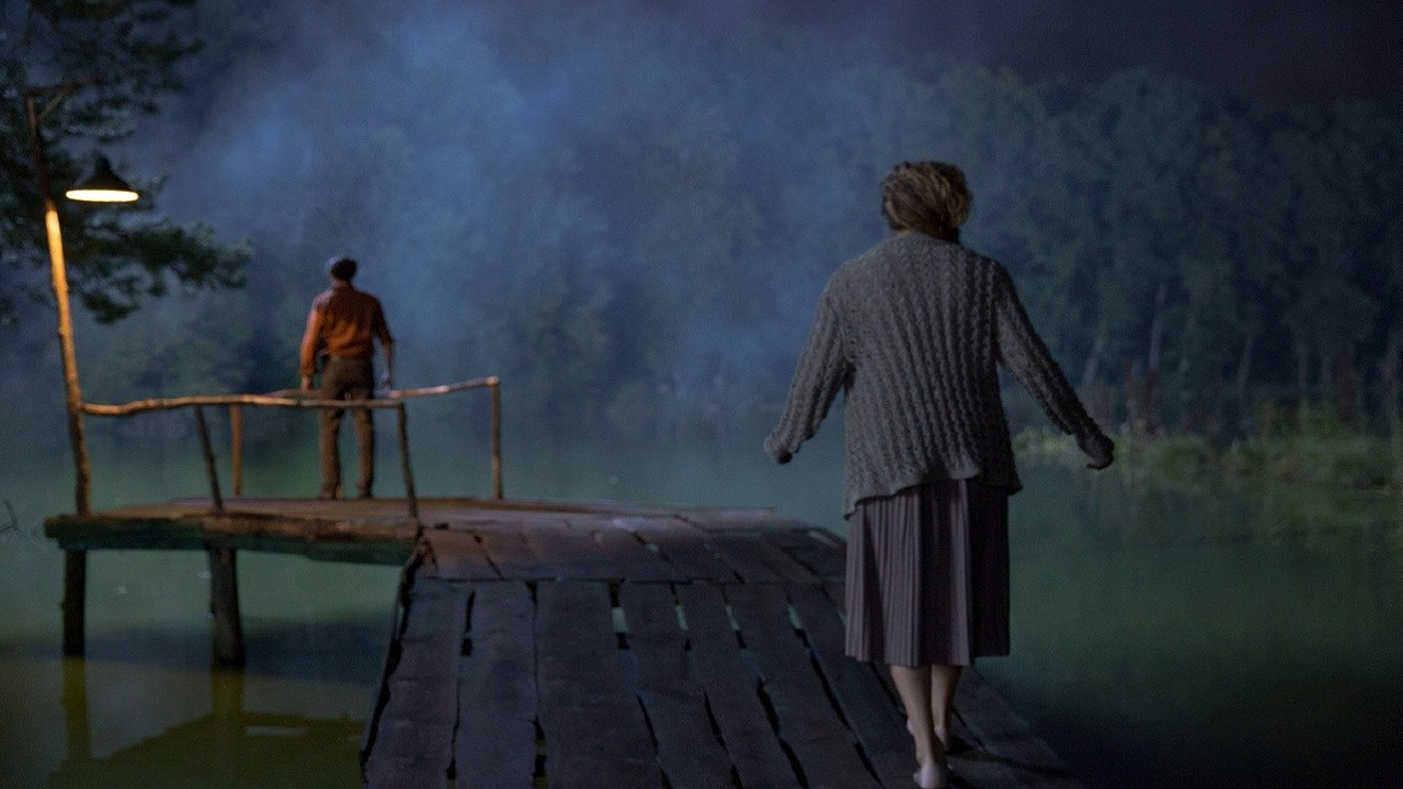 The Mermaid: Lake of the Dead Background