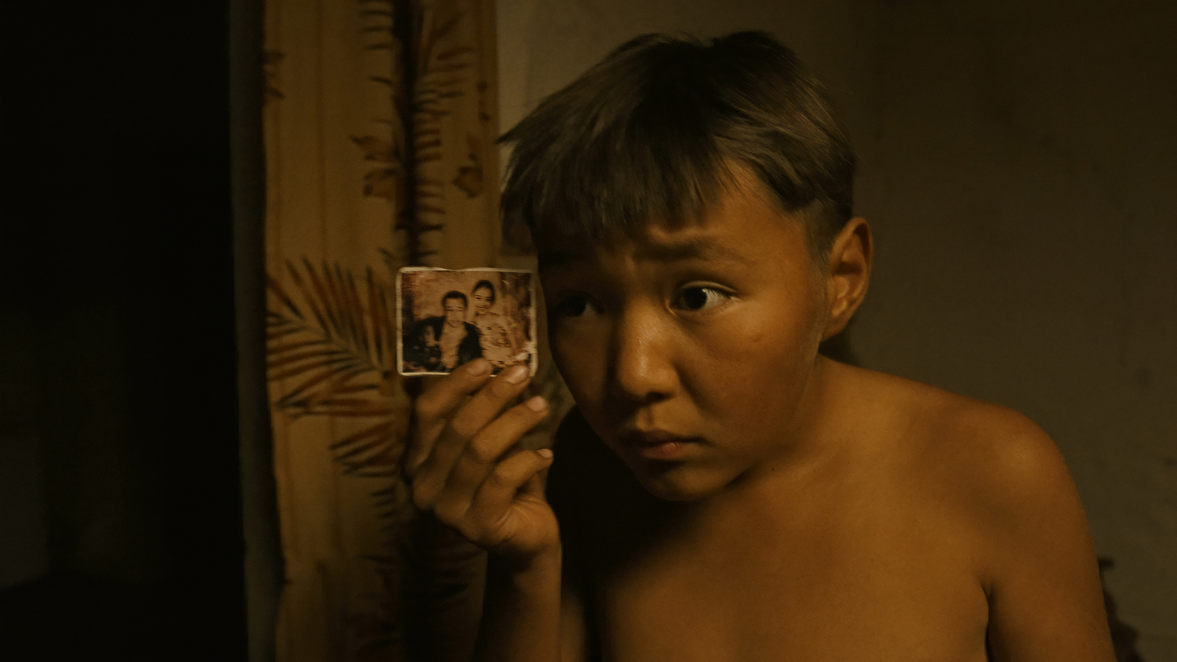 Bauryna Salu Background