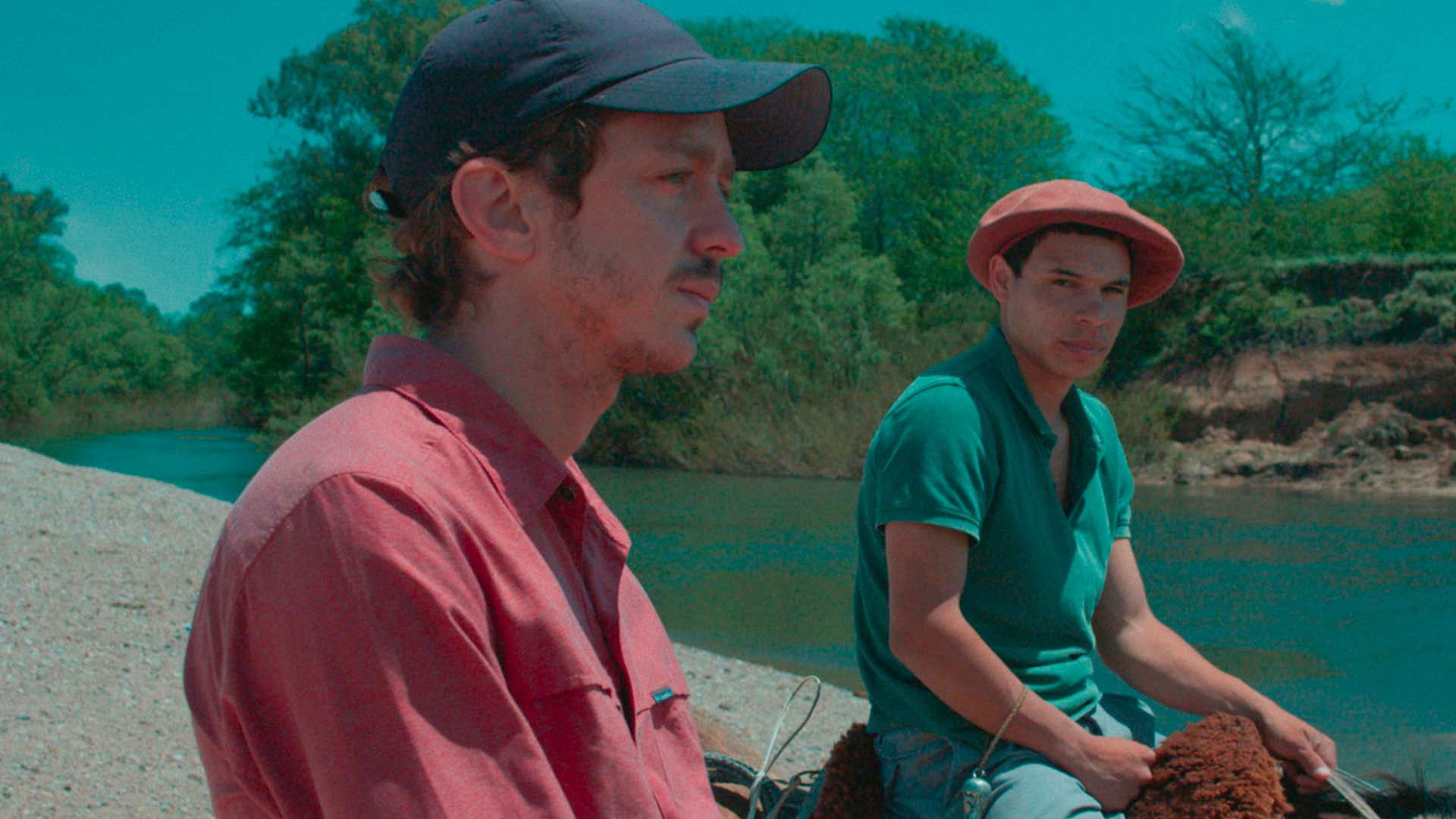 El empleado y el patrón Background