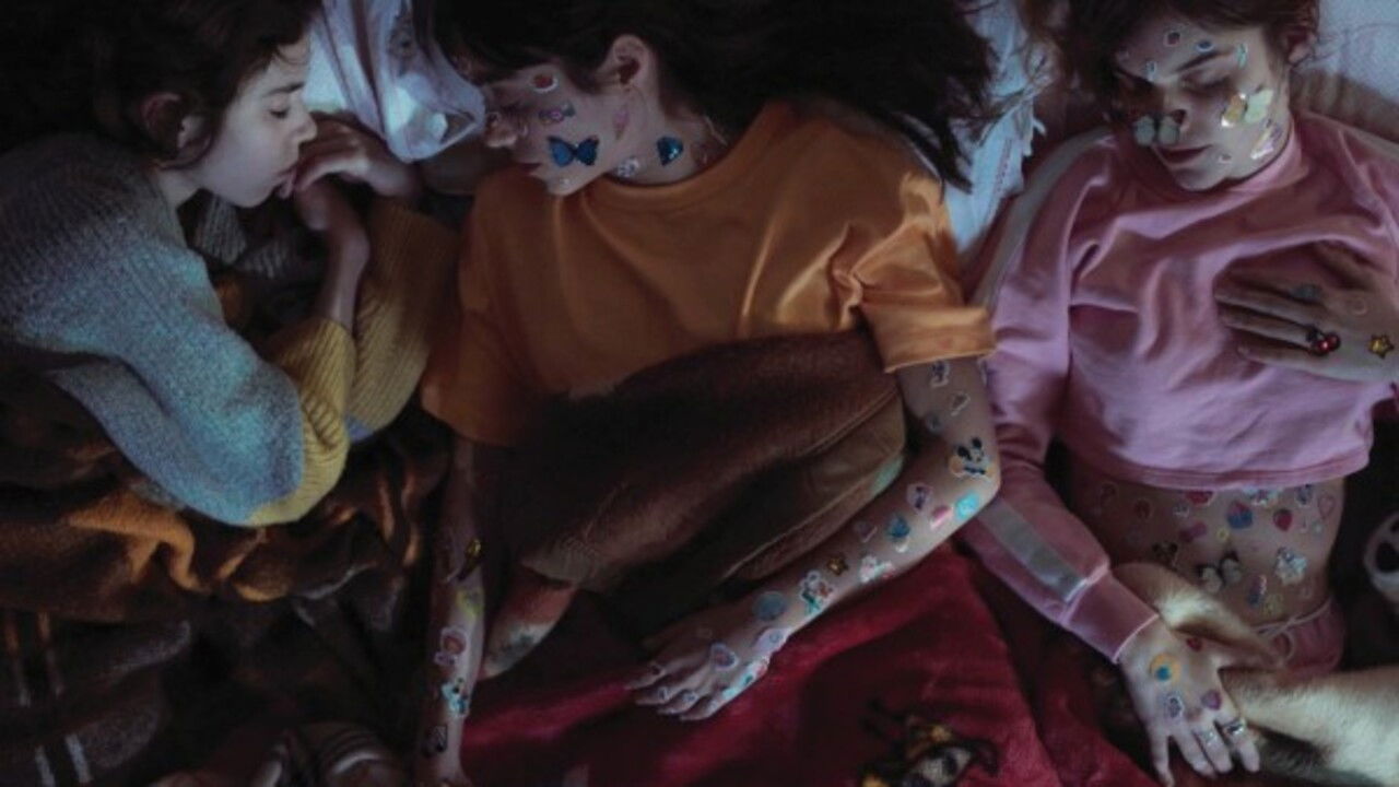 Sad Girl Weekend Background